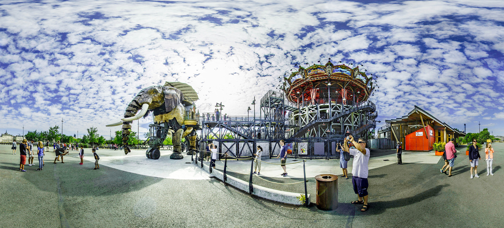 L'ELEPHANT ET LE CARROUSEL DES MACHINES DE L'ILE