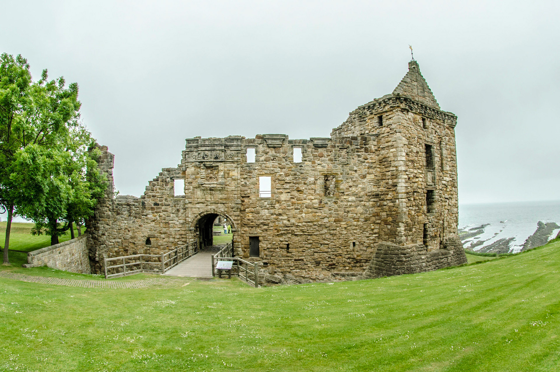 SAINT ANDREWS