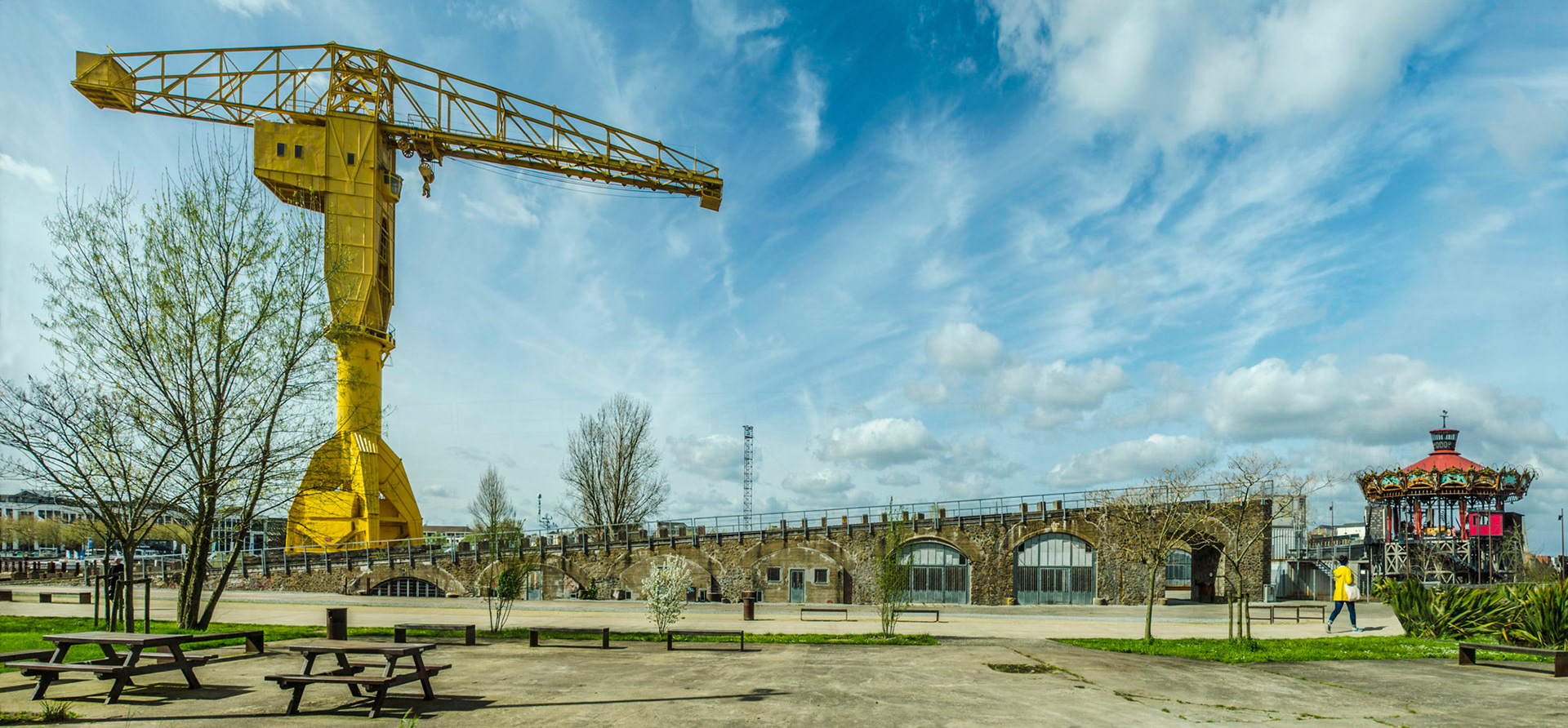 La grue Jaune Titan à Nantes.