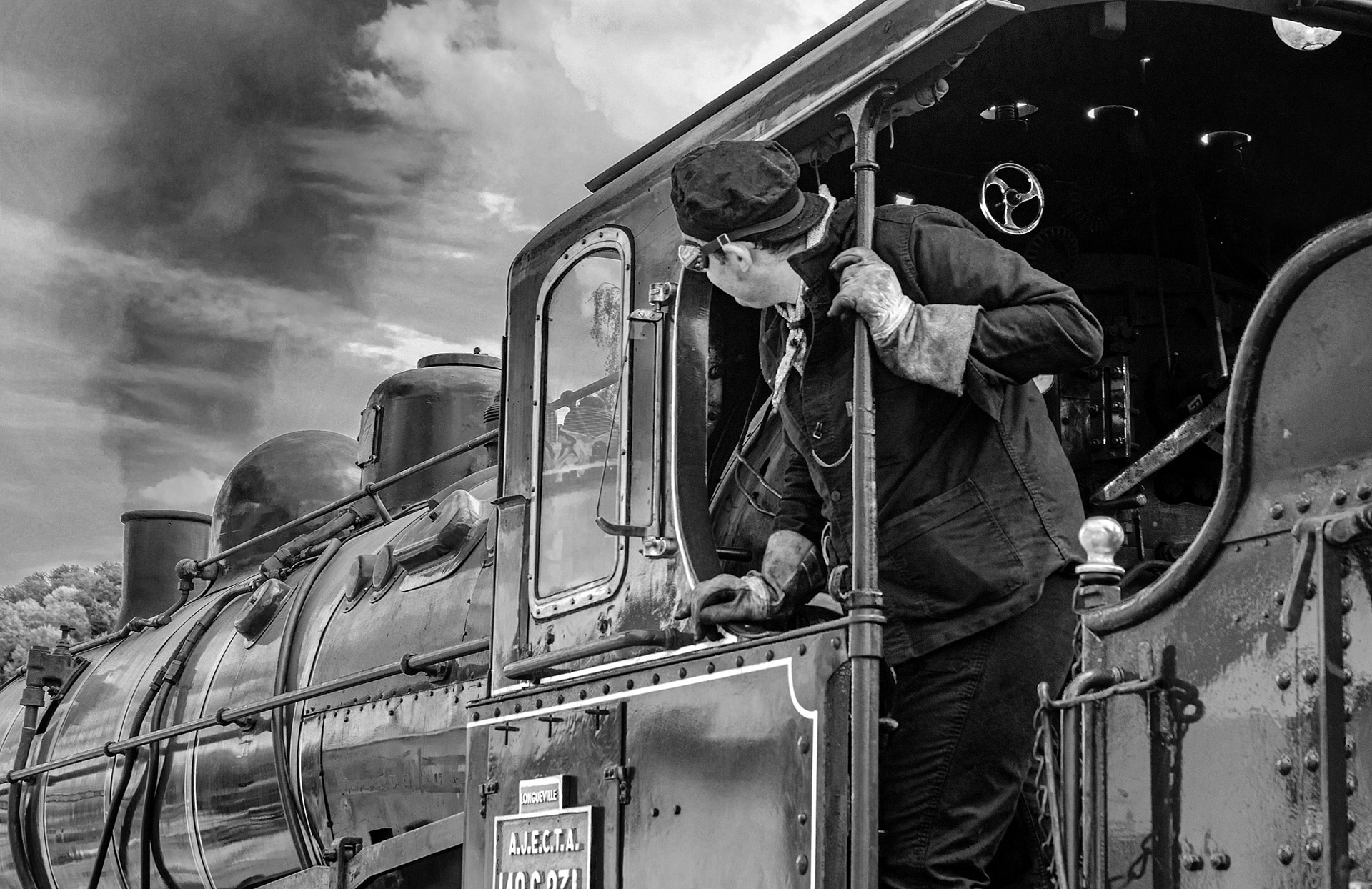 SNCF, aux commandes de la locomotive à vapeur.