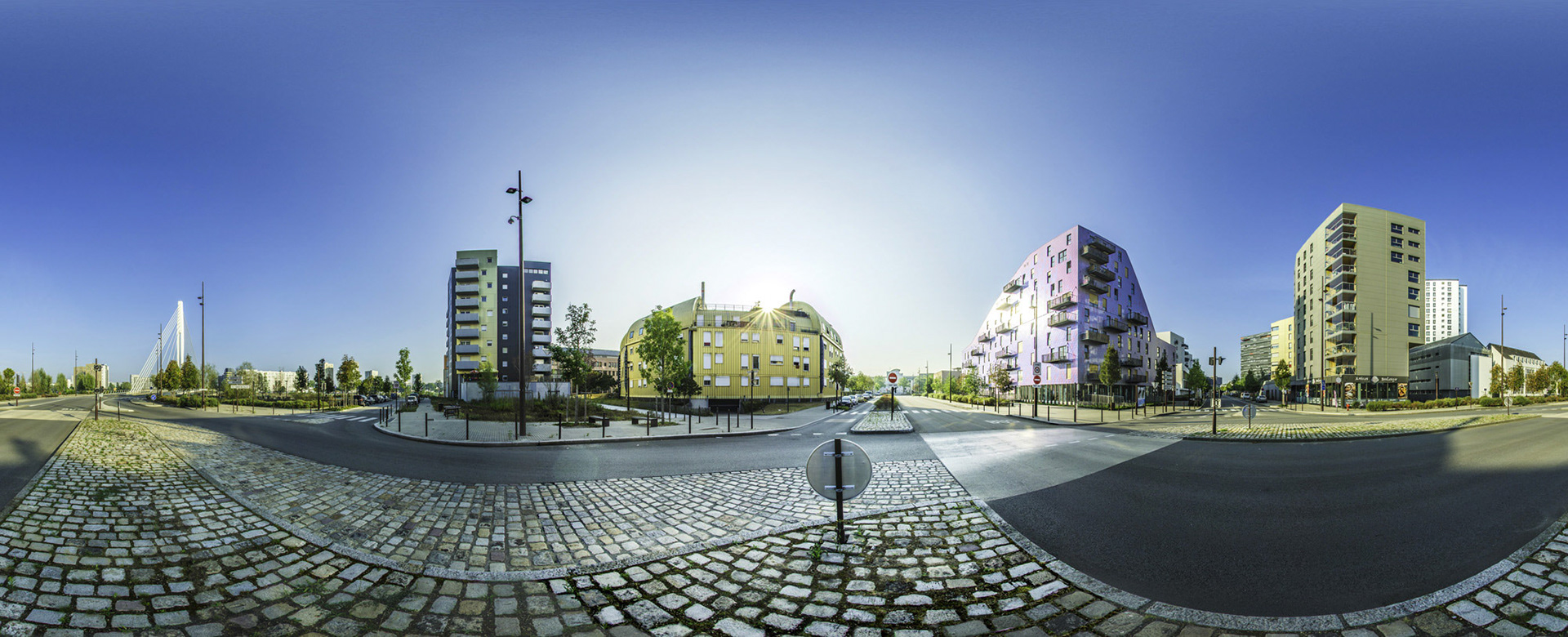 Nouveau quartier Est et pont Eric Tabarly à Nantes.