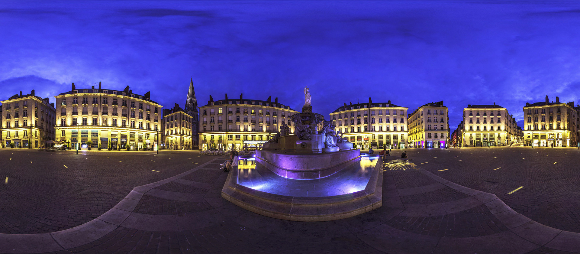 Heure bleue place Royale à Nantes.