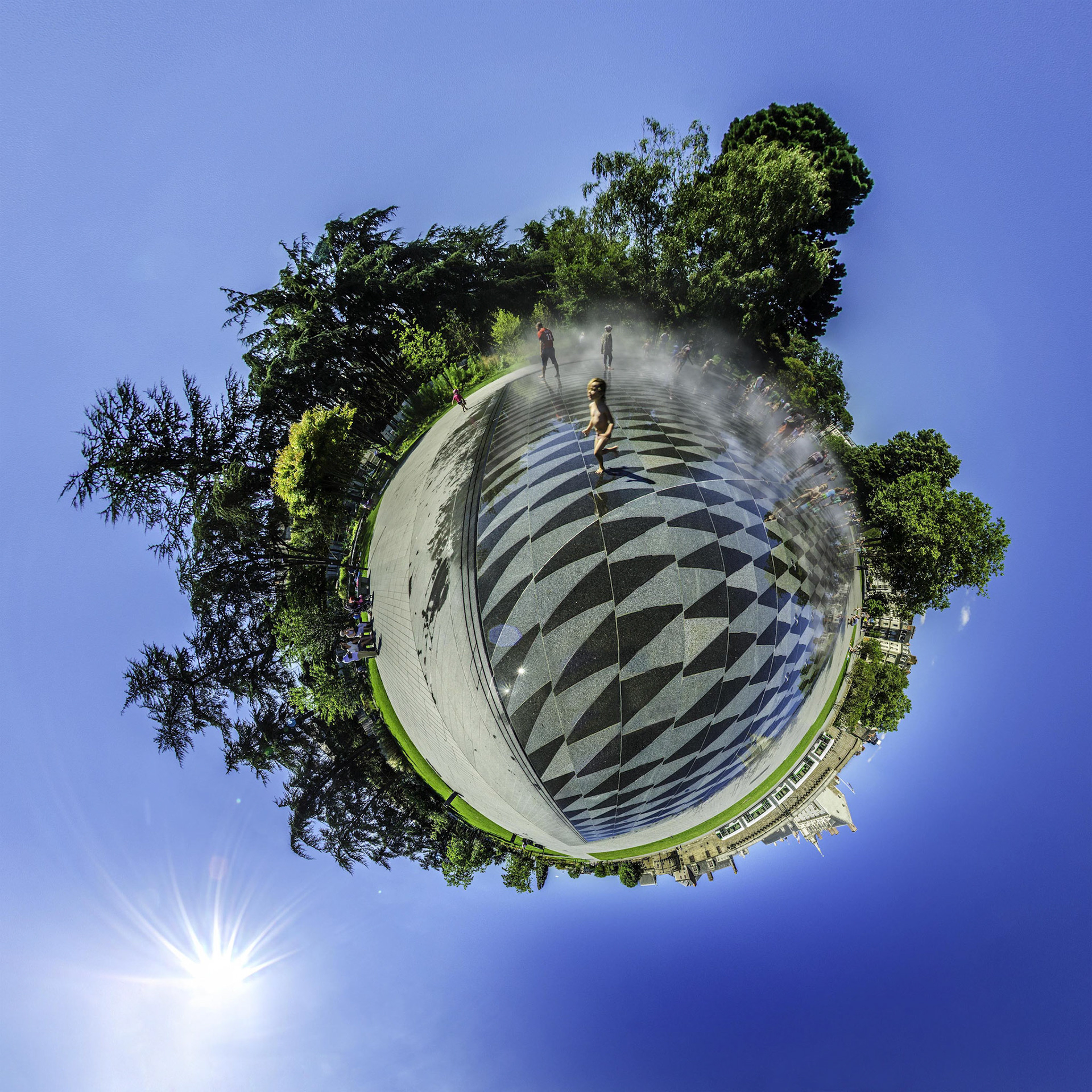LITTLE PLANET MIROIR D'EAU