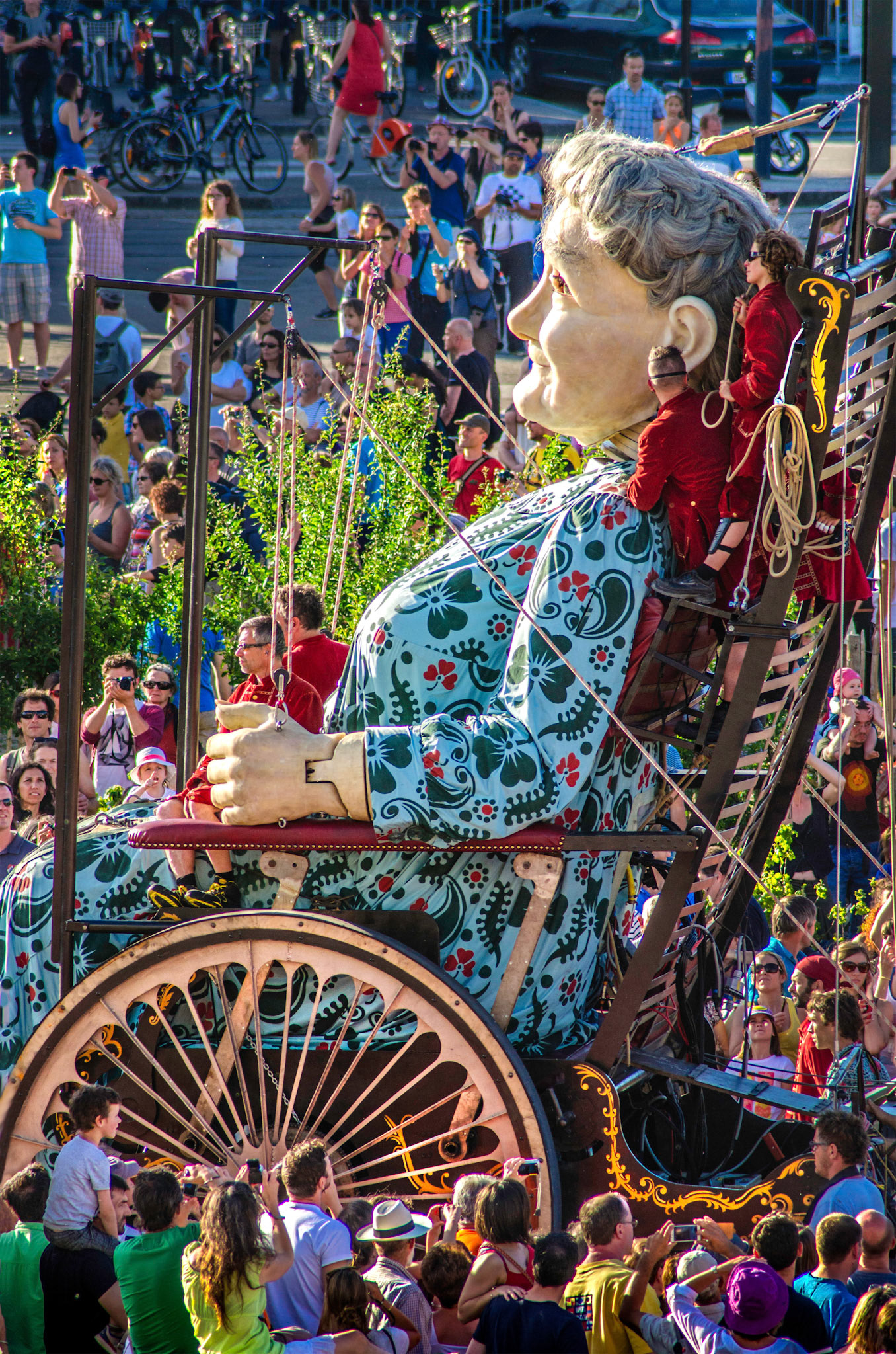 LA GRAND MERE DU ROYAL DE LUXE