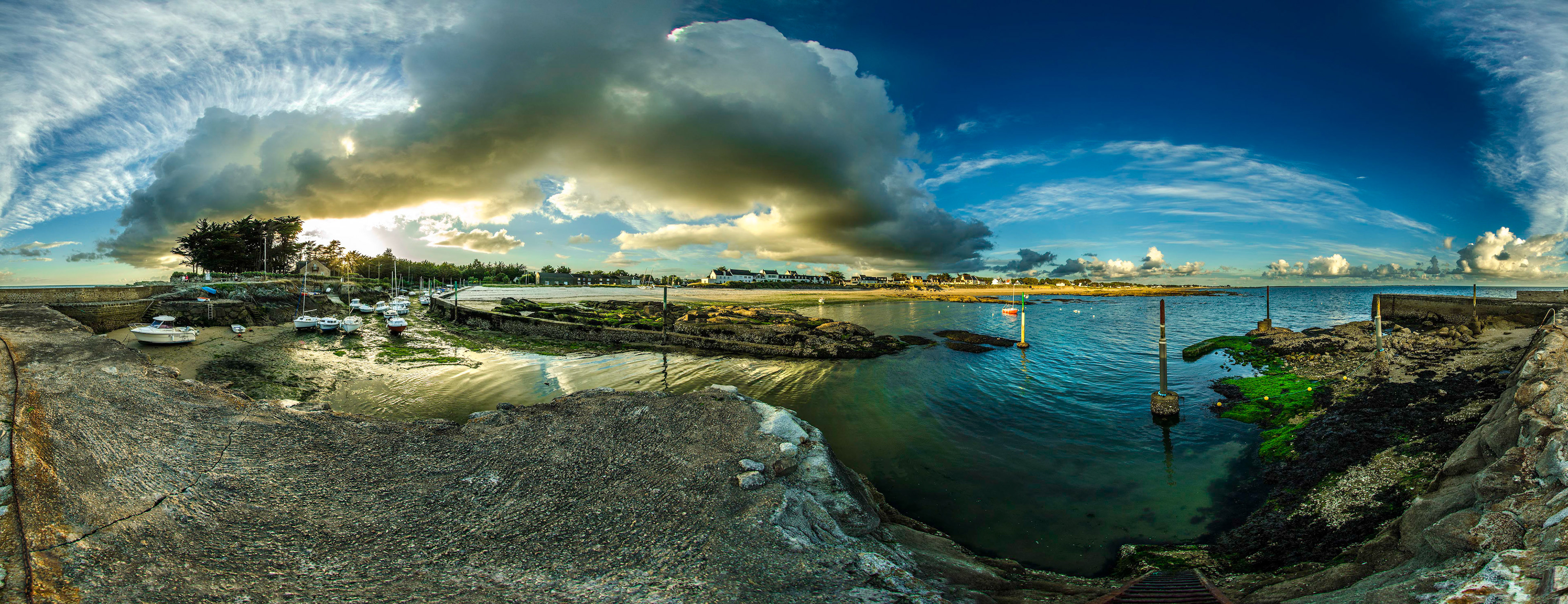 NUAGES SUR LA PLAGE DE LERAT