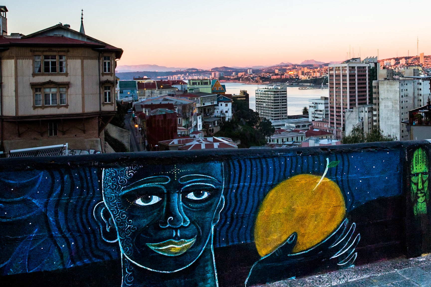 Street art, Valparaiso, Chile