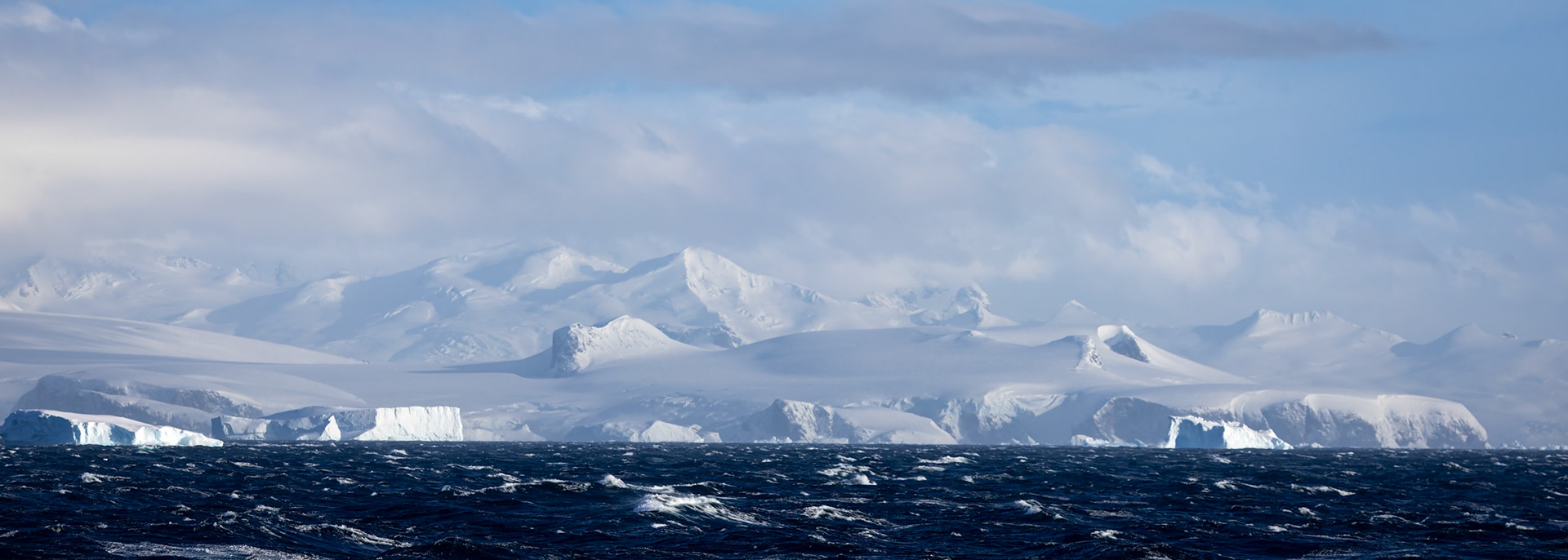 Landscape, towards the Shetland Islands, Antarctica