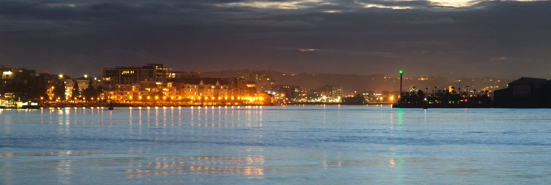 An evening panorama of Newcastle and the Hunter river taken from the promnitory near Horshoe beach