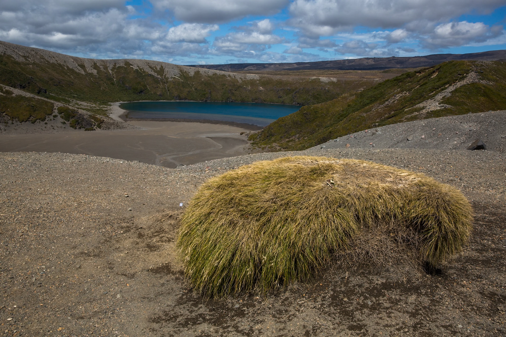 Waihohonu to Whakapapa village, Tongariro, New Zealand