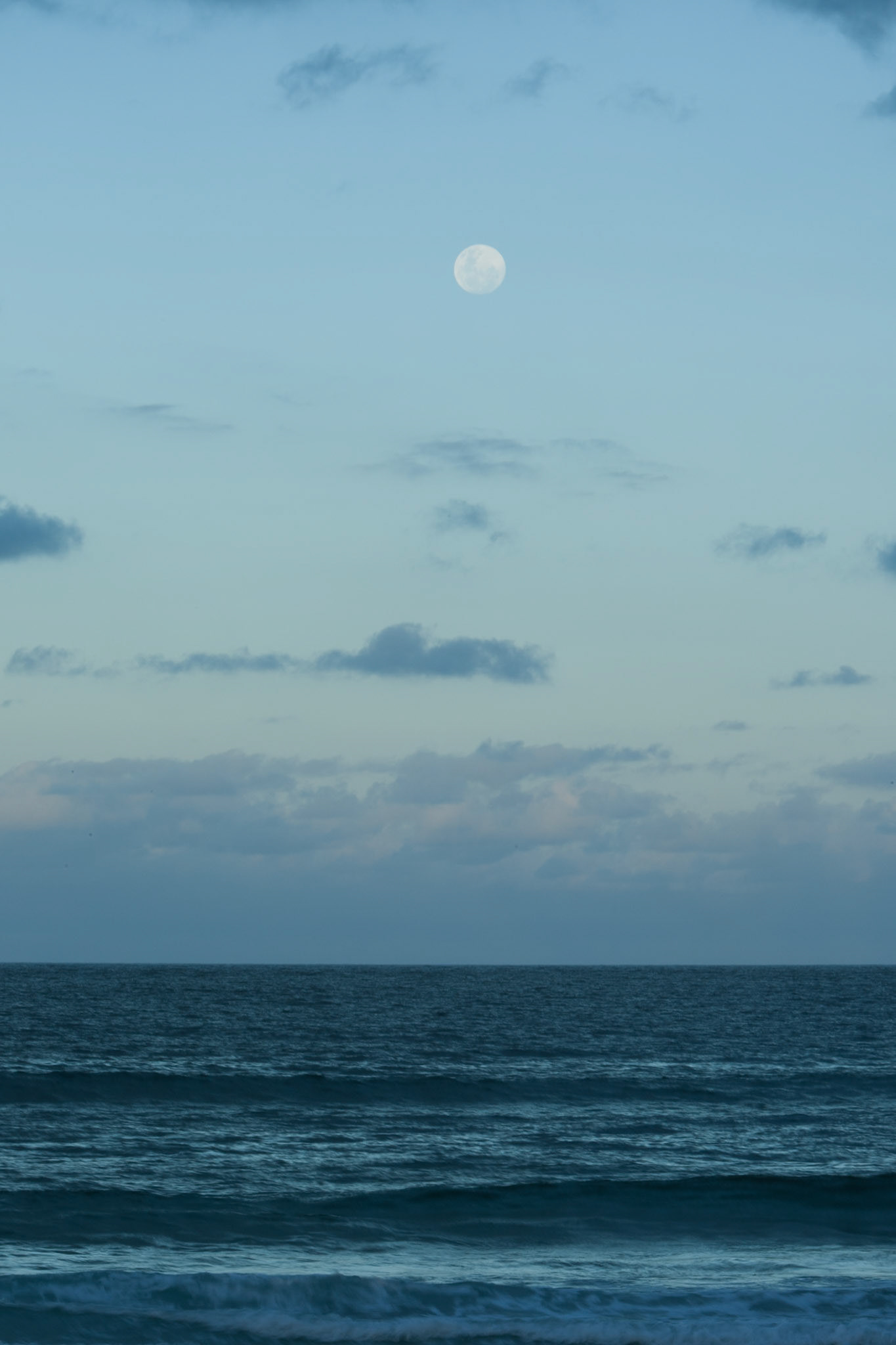 Moonrise over Belongil beach, Byron Bay