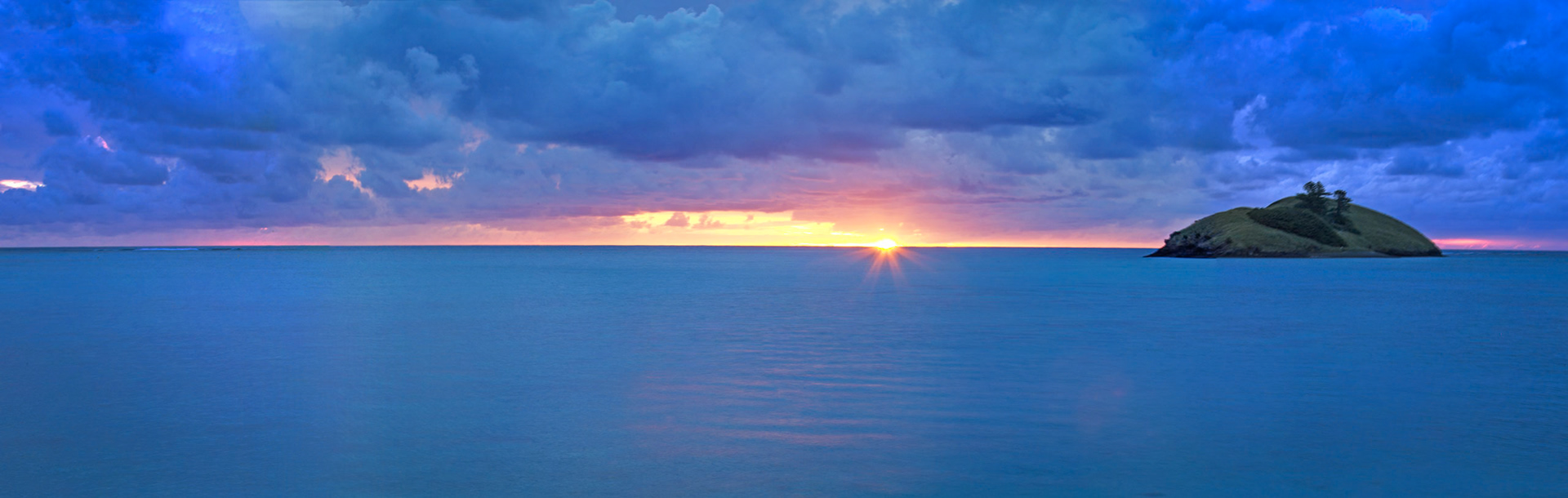 One of a pair of images taken of the same scene at a different time of day, from Lagoon Beach, near Pinetrees Lodge, Lord Howe island