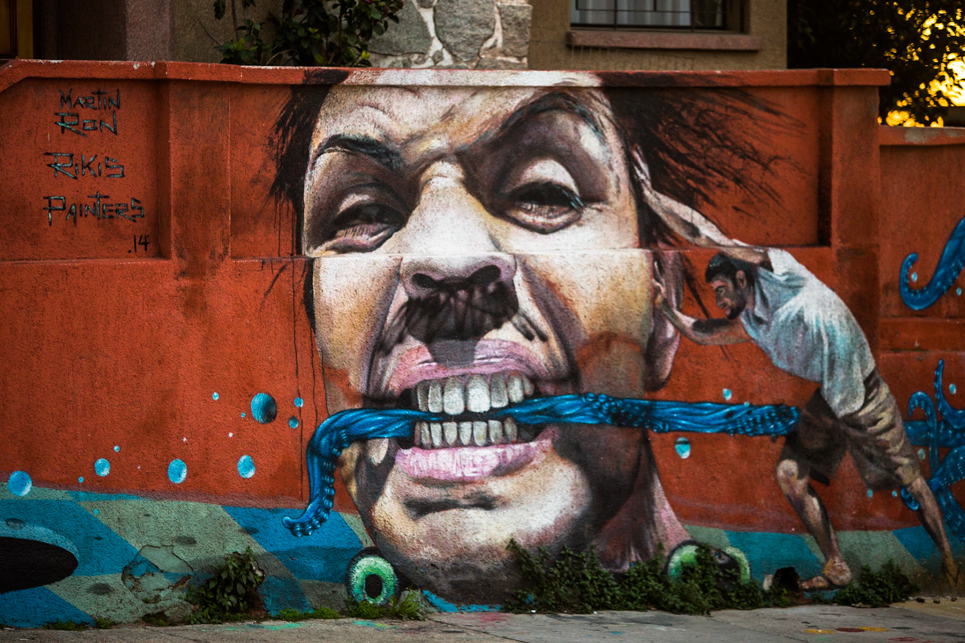 Street art, Valparaiso, Chile