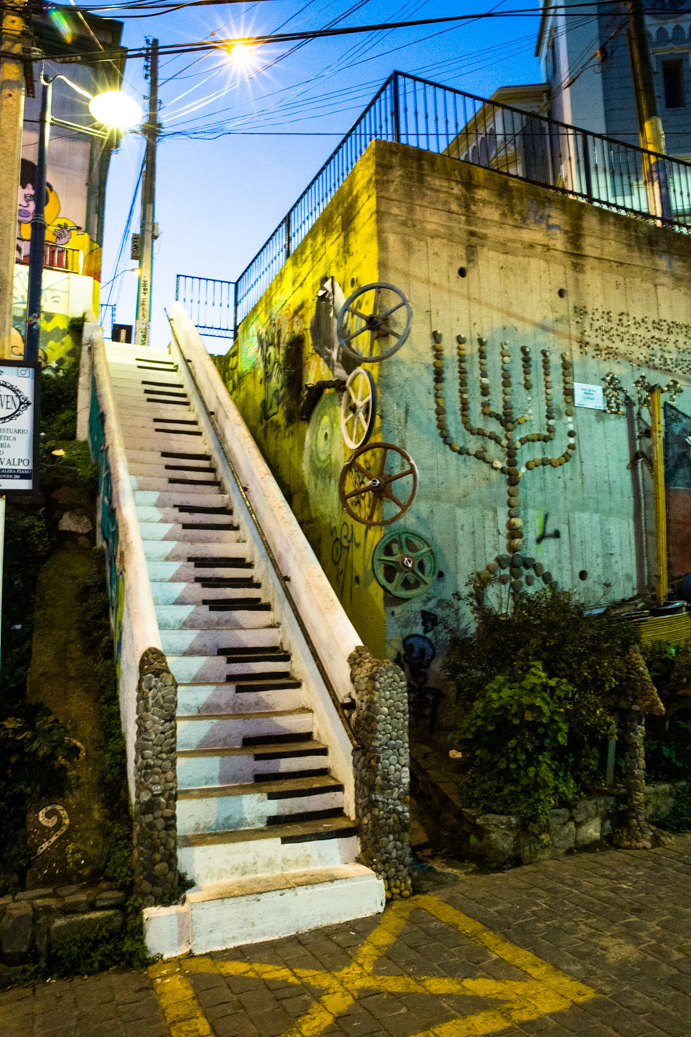 Street art, Valparaiso, Chile