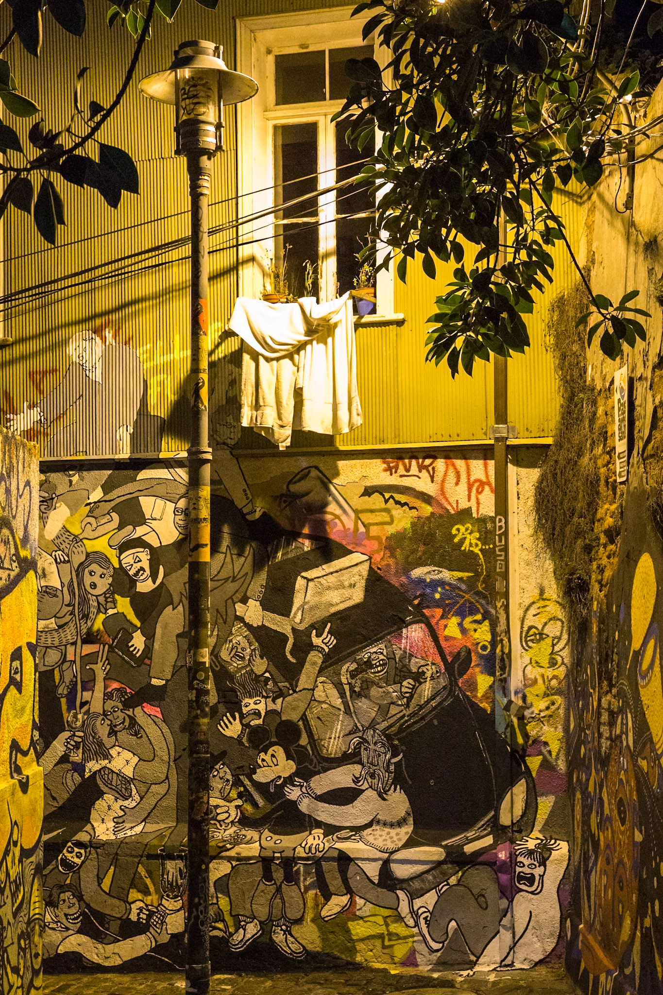 Street art, Valparaiso, Chile