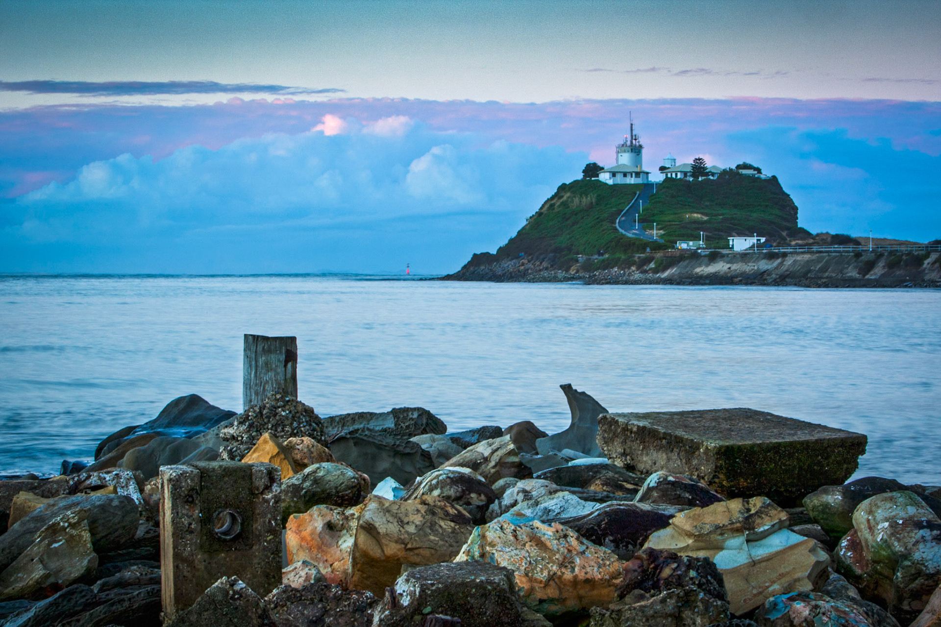 Nobby's beach lighthouse from Horseshoe beach