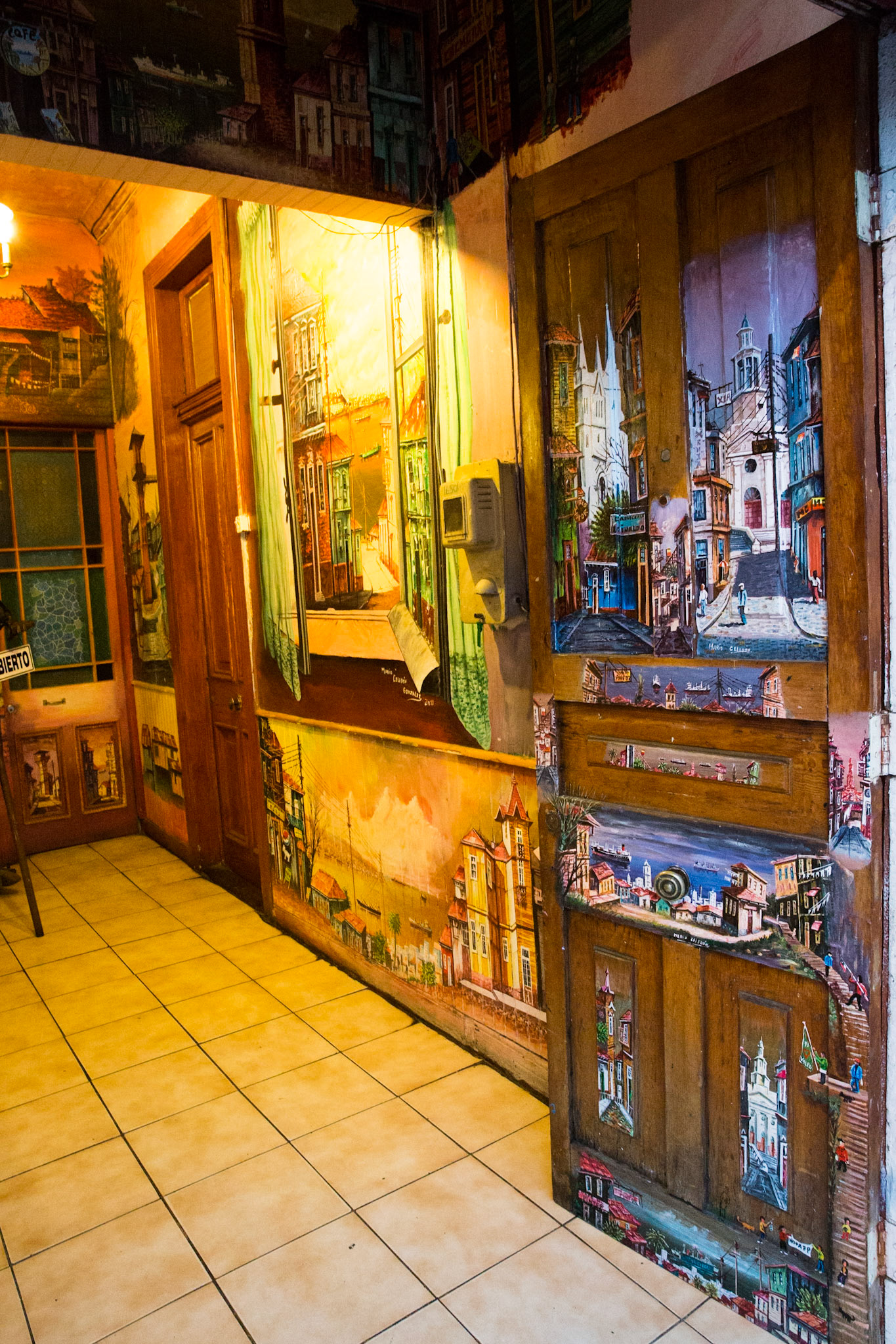 Street art, Valparaiso, Chile