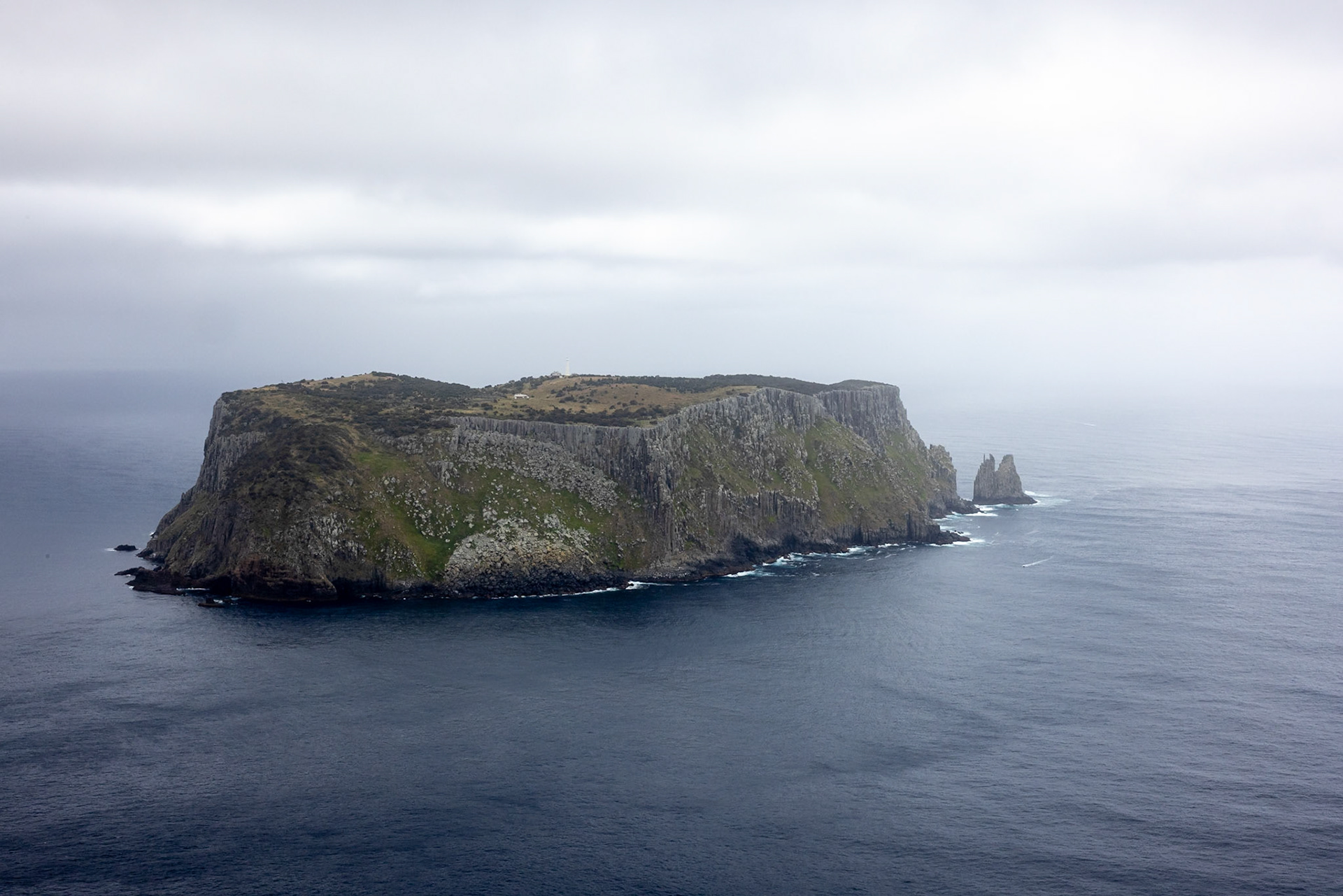 Three Capes Track, Cape Pillar Lodge to Cape Pillar and return, Tasmania
