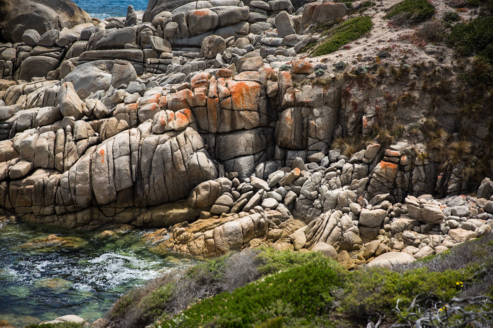 Tuesday am - Darby Saddle via Sparkes Lookout and Lookout Rocks to Tongue Point; and then on to Darby River for lunch.Tuesday pm - Lilly Pilly Gully carpark up to Tidal Overlook and on to Pillar Point then via Squeaky Beach and Picnic Beach to Picnic Beach carpark.