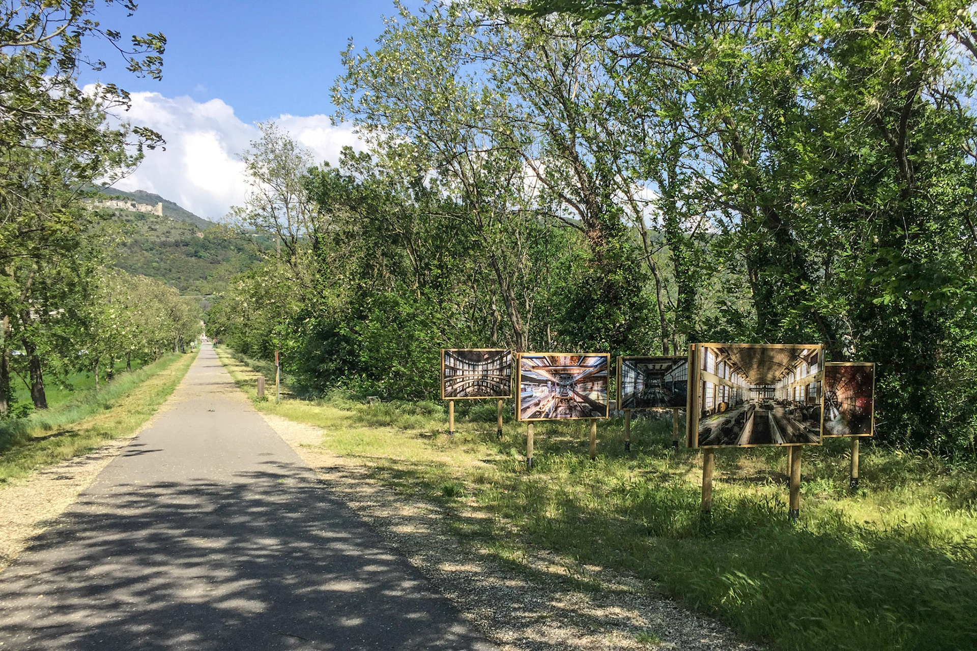 La ville de Tecla des Demeures invisibles est présentée à Rochemaure pour Présence(s) Photographie, Hors saison