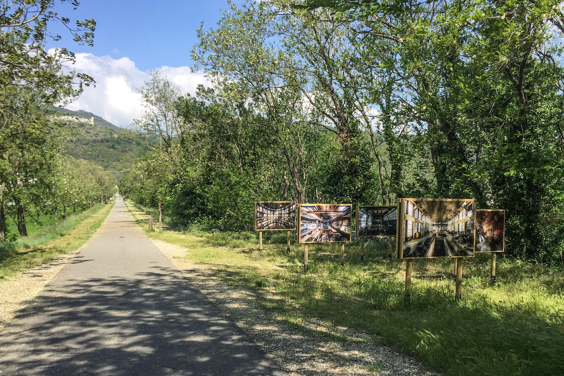 La ville de Tecla des Demeures invisibles est présentée à Rochemaure pour Présence(s) Photographie, Hors saison