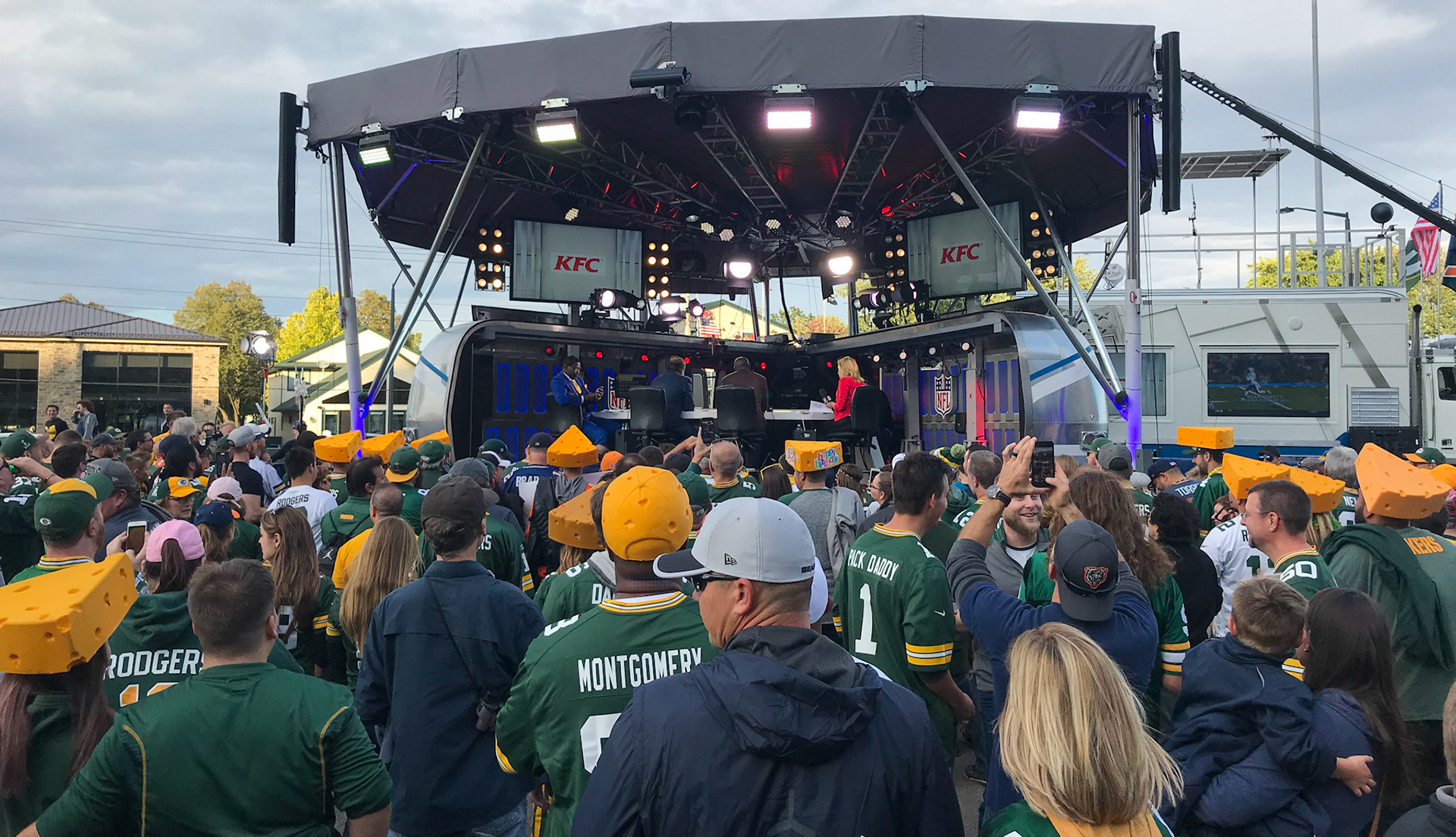 das Fernsehen ist auch schon da