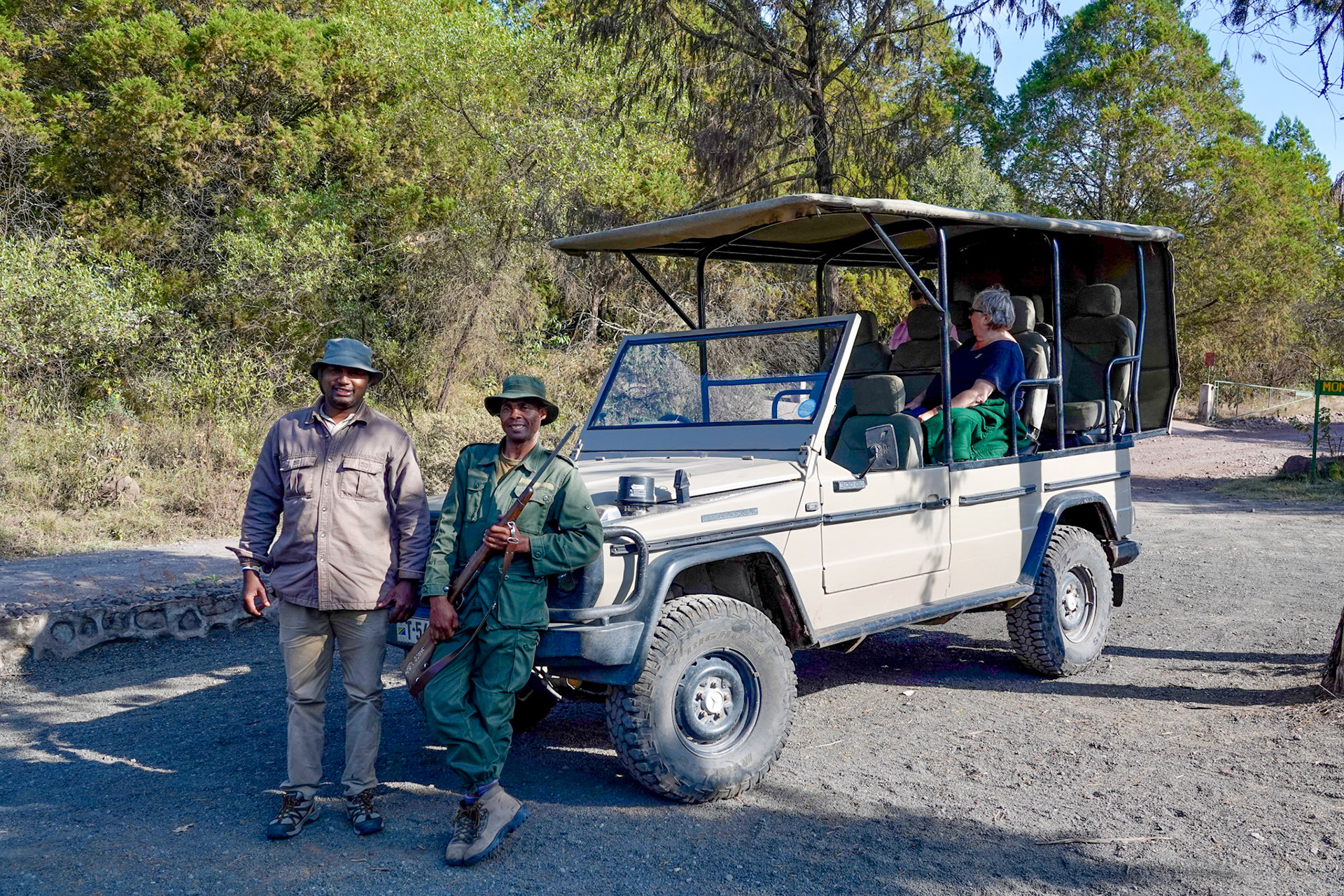 unser Fahrer und Ranger