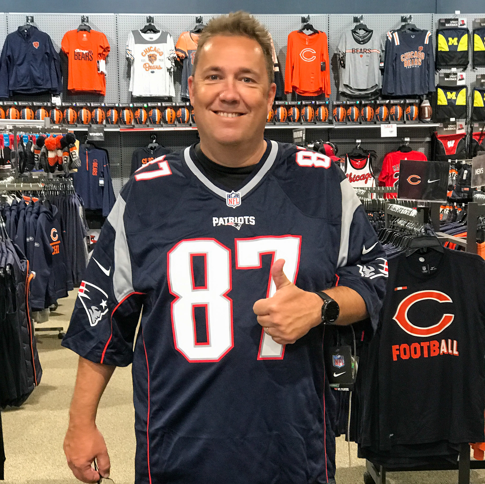 man hat mir ein Bier versprochen, wenn ich das anziehe. Würg.