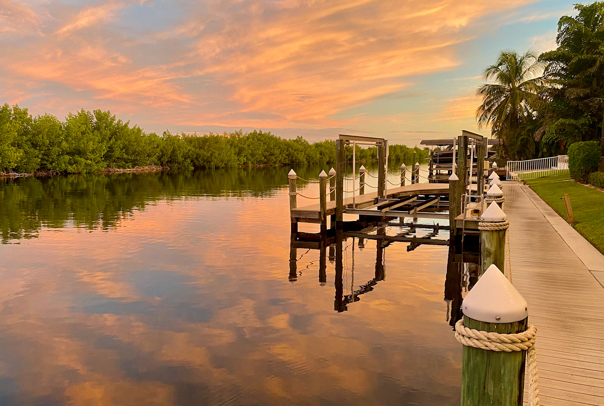 Anlegestelle vor "unserem" Haus