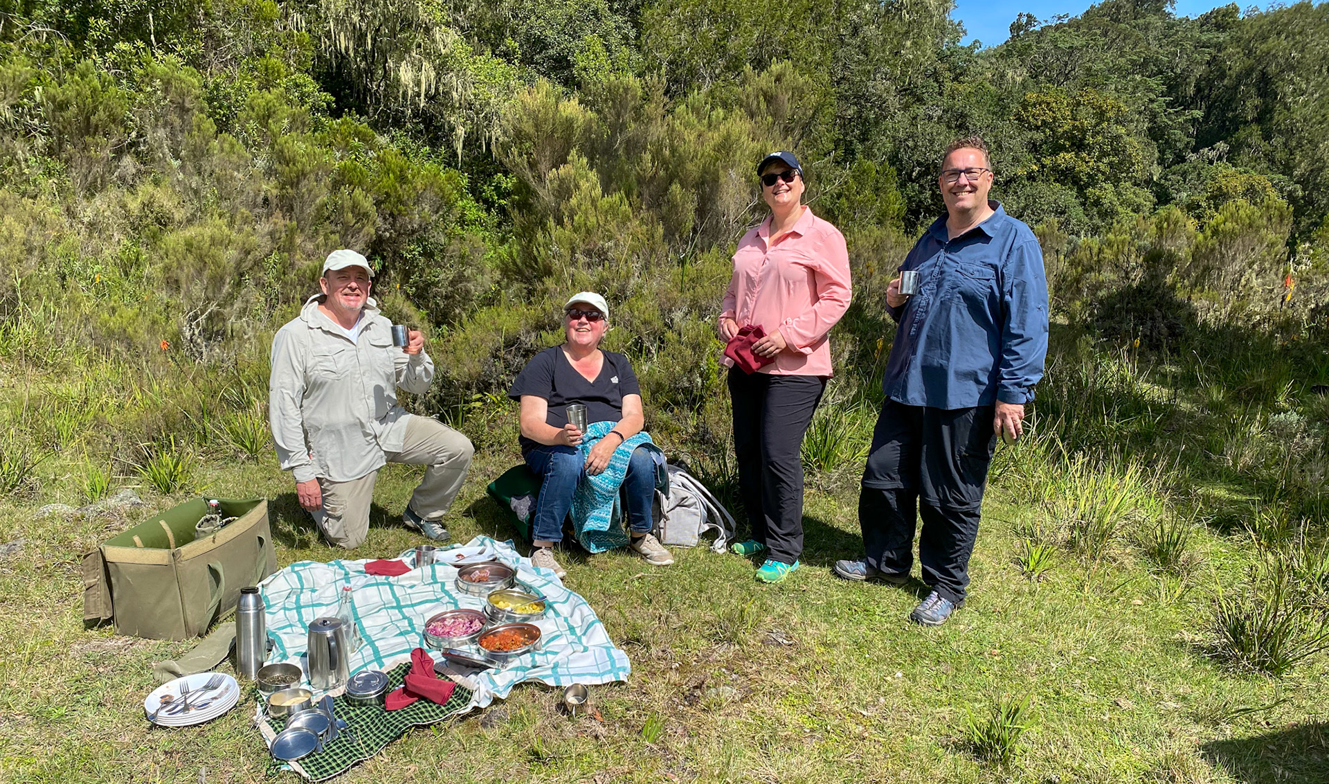 Picnic am Mt.Meru Krater