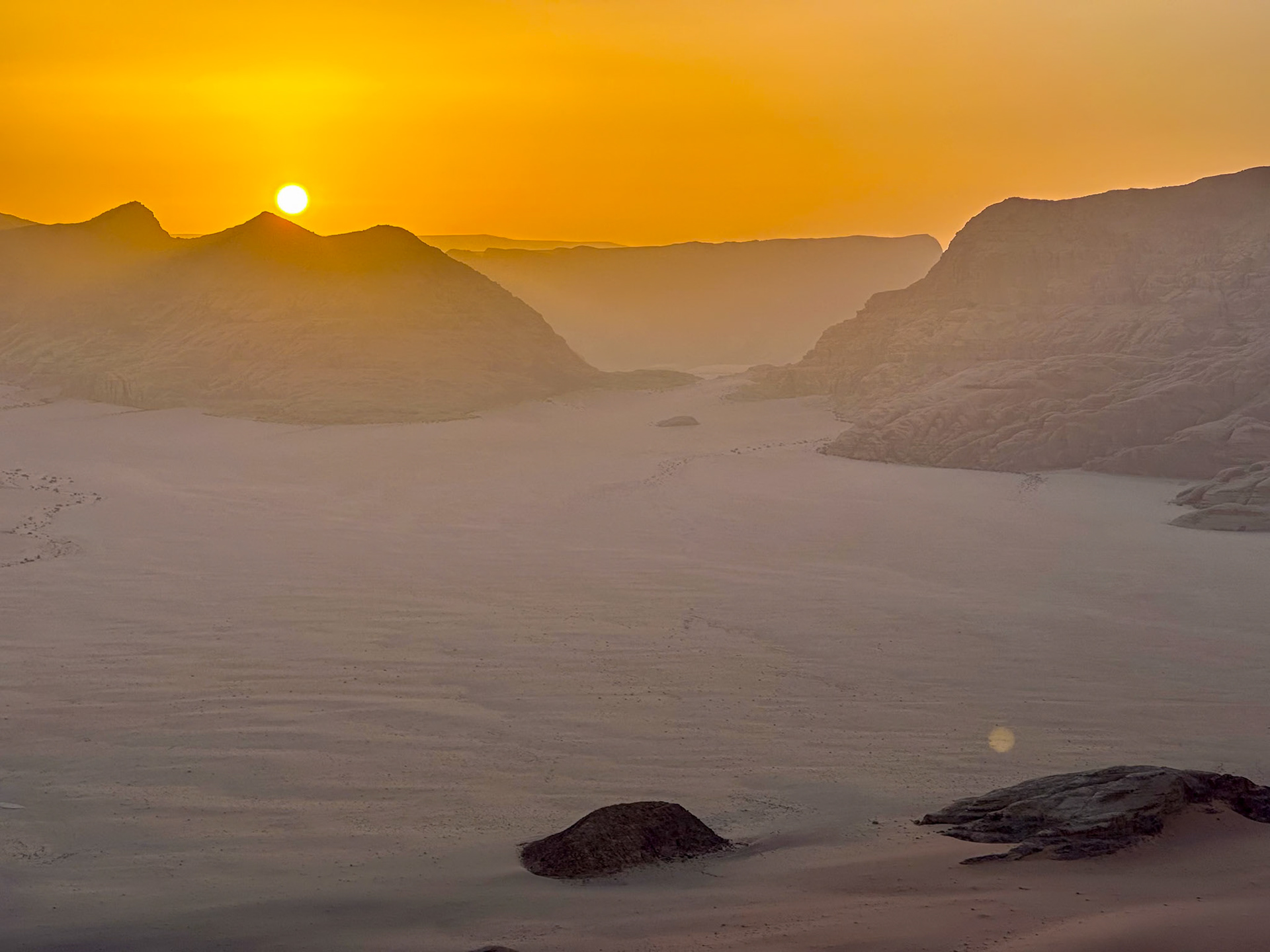 Sonnenaufgang in der Wadi Rum Wüste