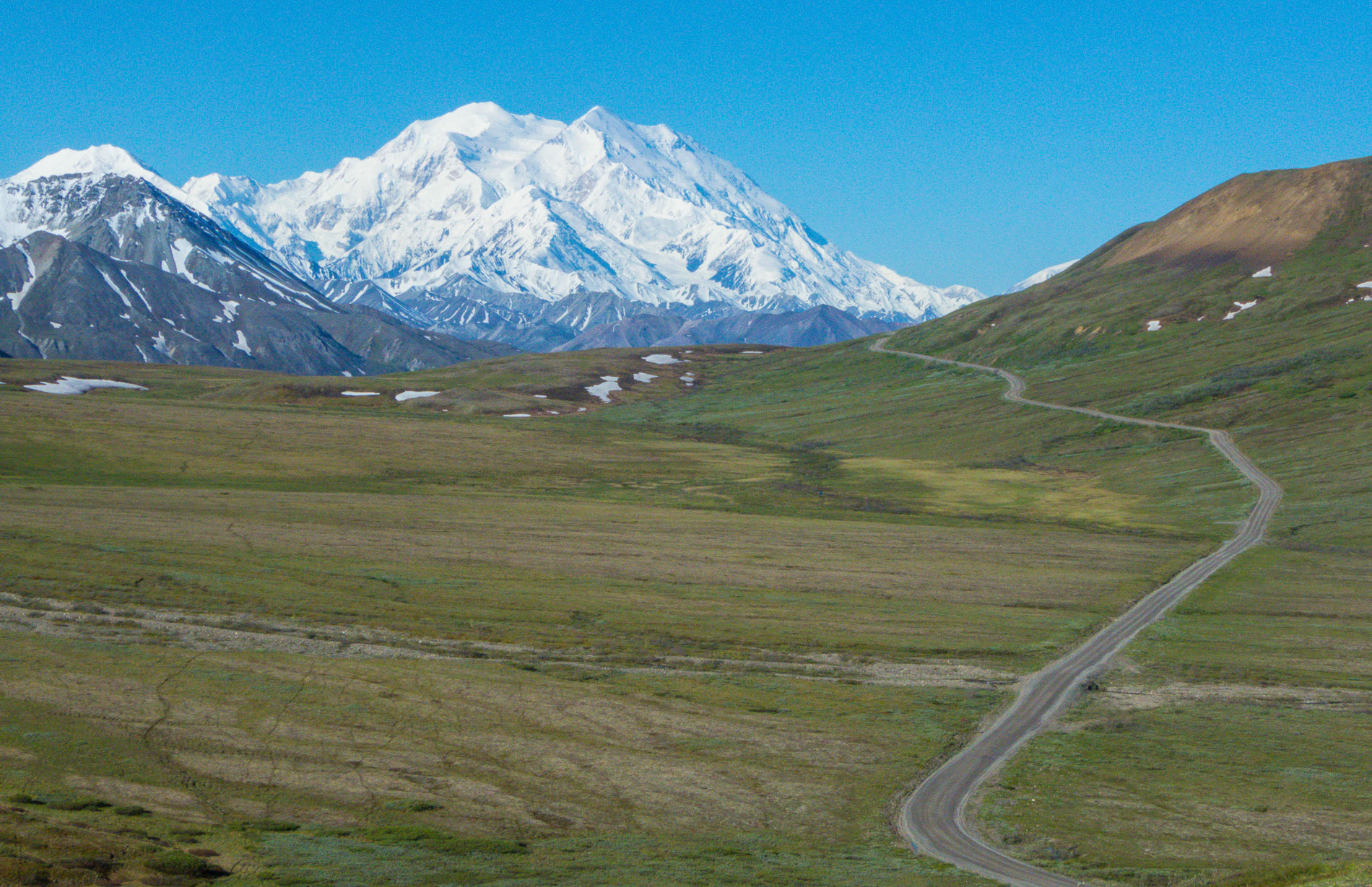 Denali (von 1917 bis 2015 offiziell Mount McKinley) ist mit 6190 Metern Höhe der höchste Berg Nordamerikas