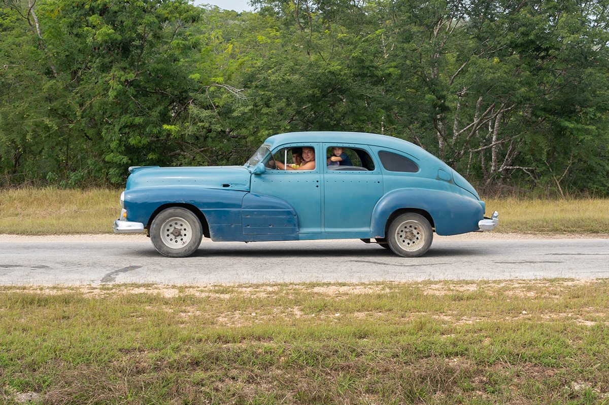 Happy family on the way to Morron