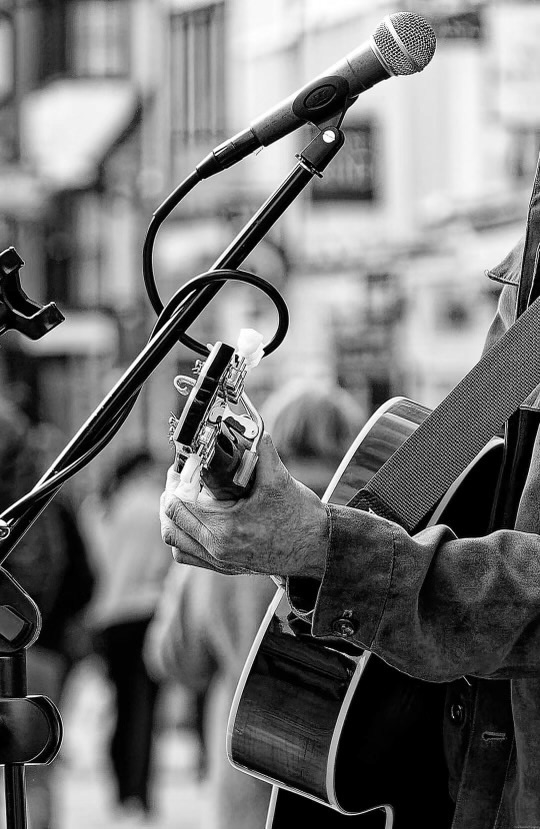 The Hidden Busker - Low resolution © Mark Sterry-Blunt - Prints full resolution