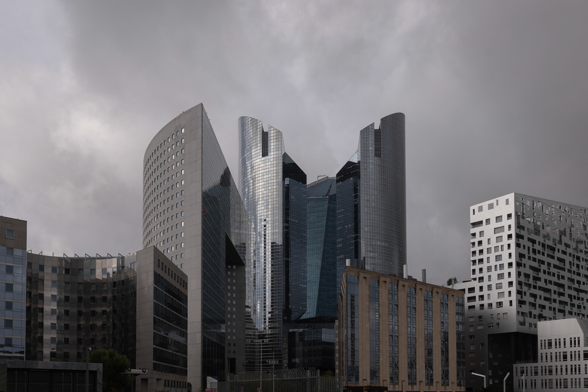 La Défense 7.