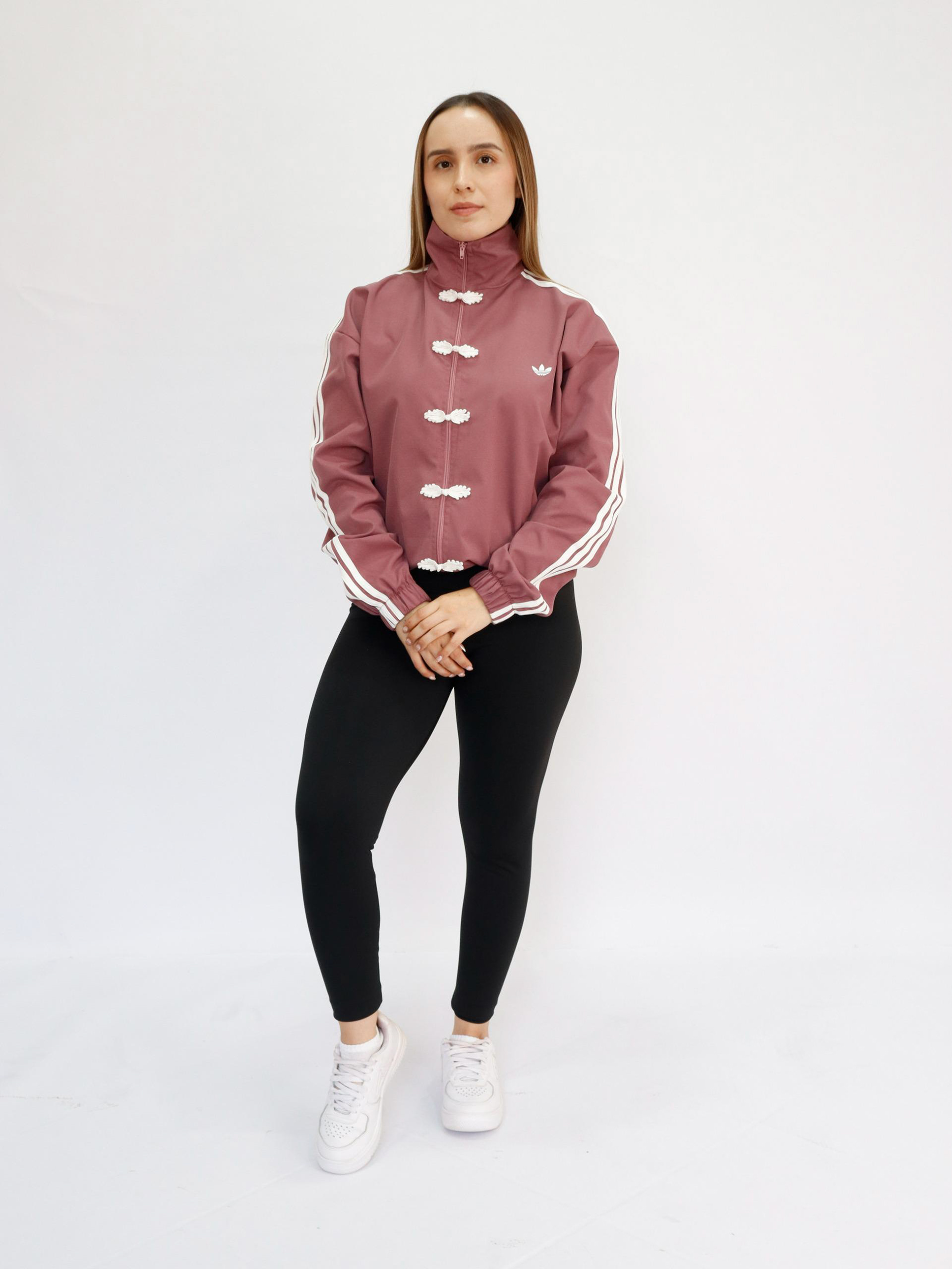 CHAMARRA CNY $395 - Unitalla, tela tipo gabardina