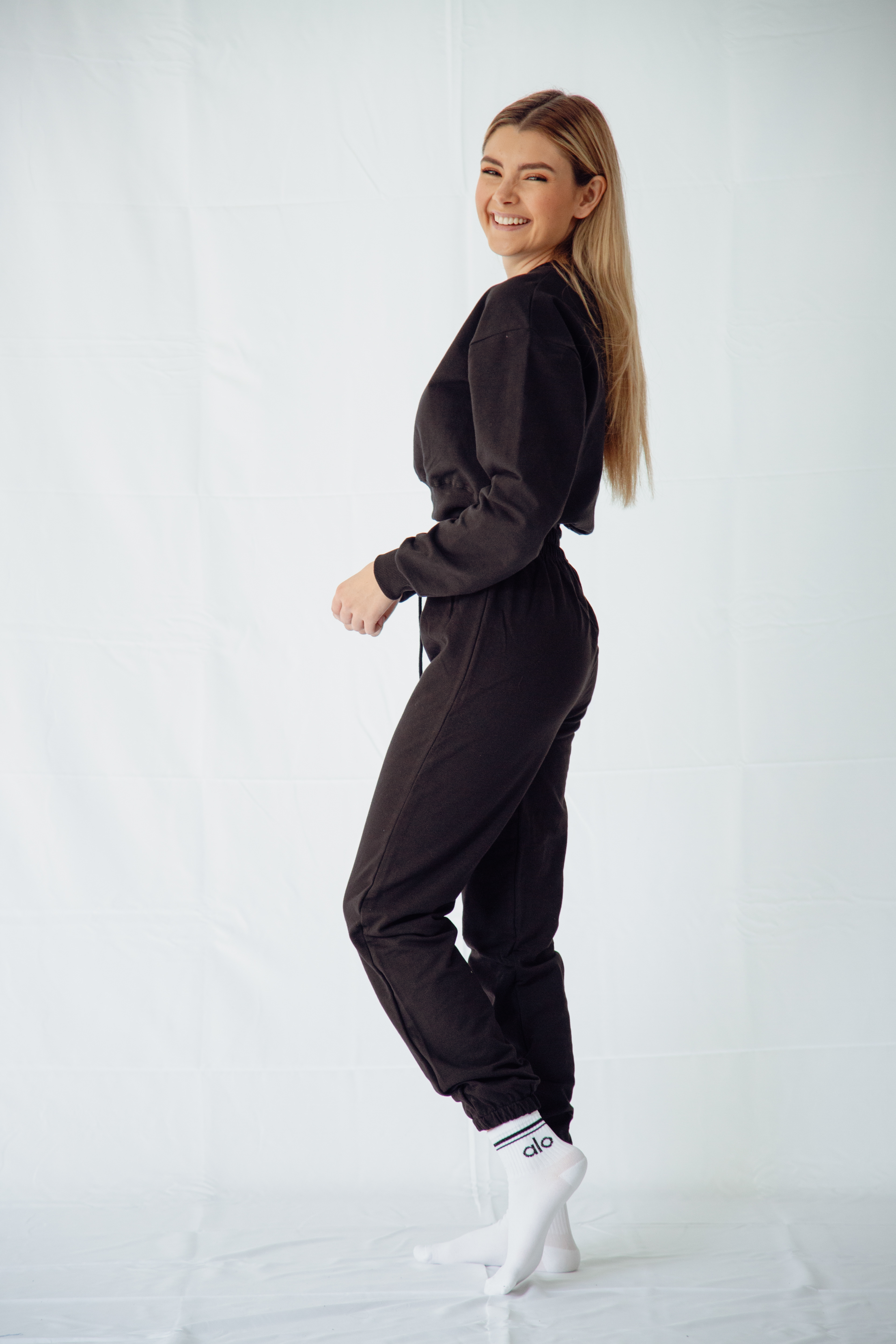 PANTALÓN JOGGER $185 / SUDADERA LISA $185