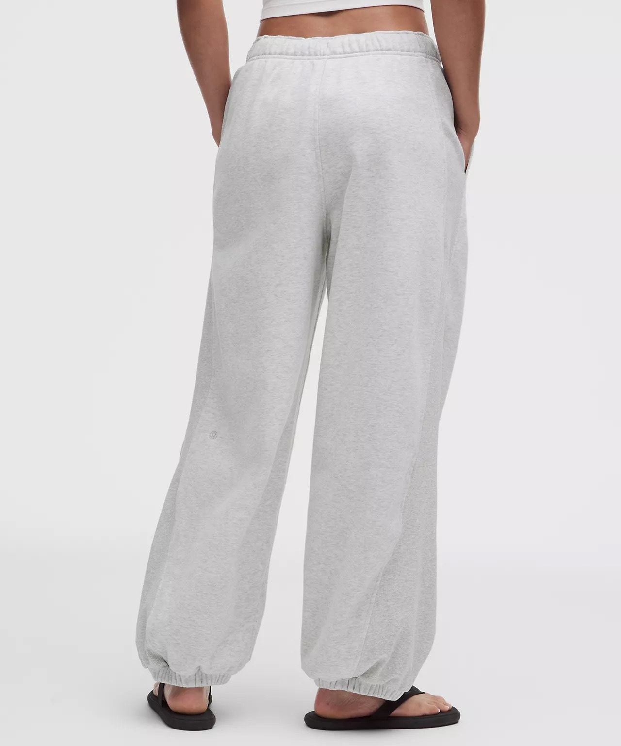 JOGGER OVERSIZE - $275 - unitalla muy amplio, logo en relieve acabado metálico y jareta ajustable