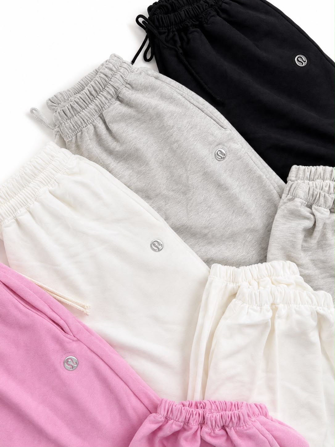 JOGGER OVERSIZE - $275 - unitalla muy amplio, logo en relieve acabado metálico y jareta ajustable