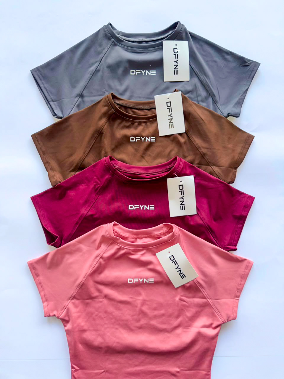 SET SHORT Y BLUSA - UNI / $235 - licra polex yoga, logos estampados