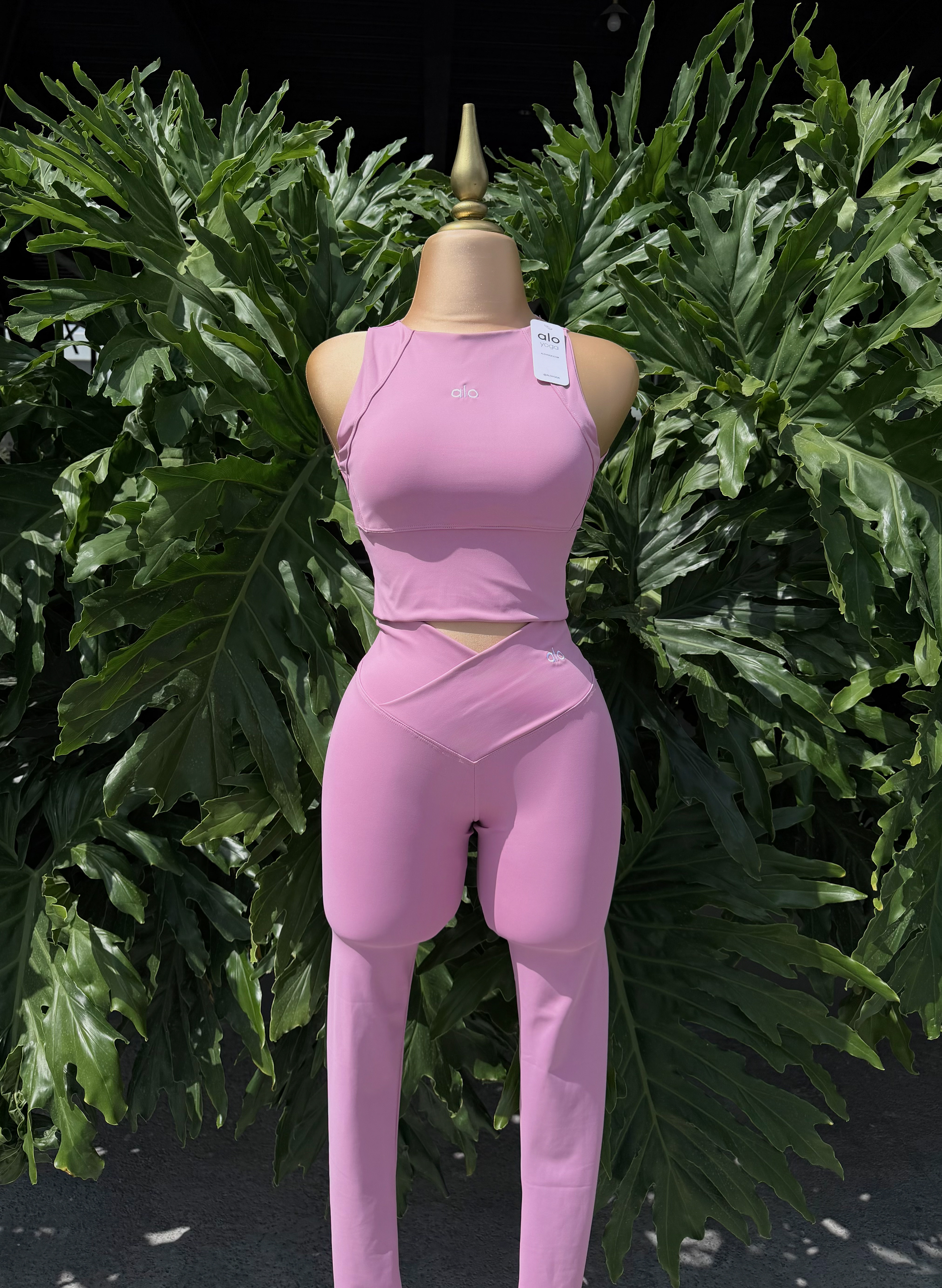 SET ENTUBADO Y BLUSA - UNI / $295 - licra polex yoga, logos bordados