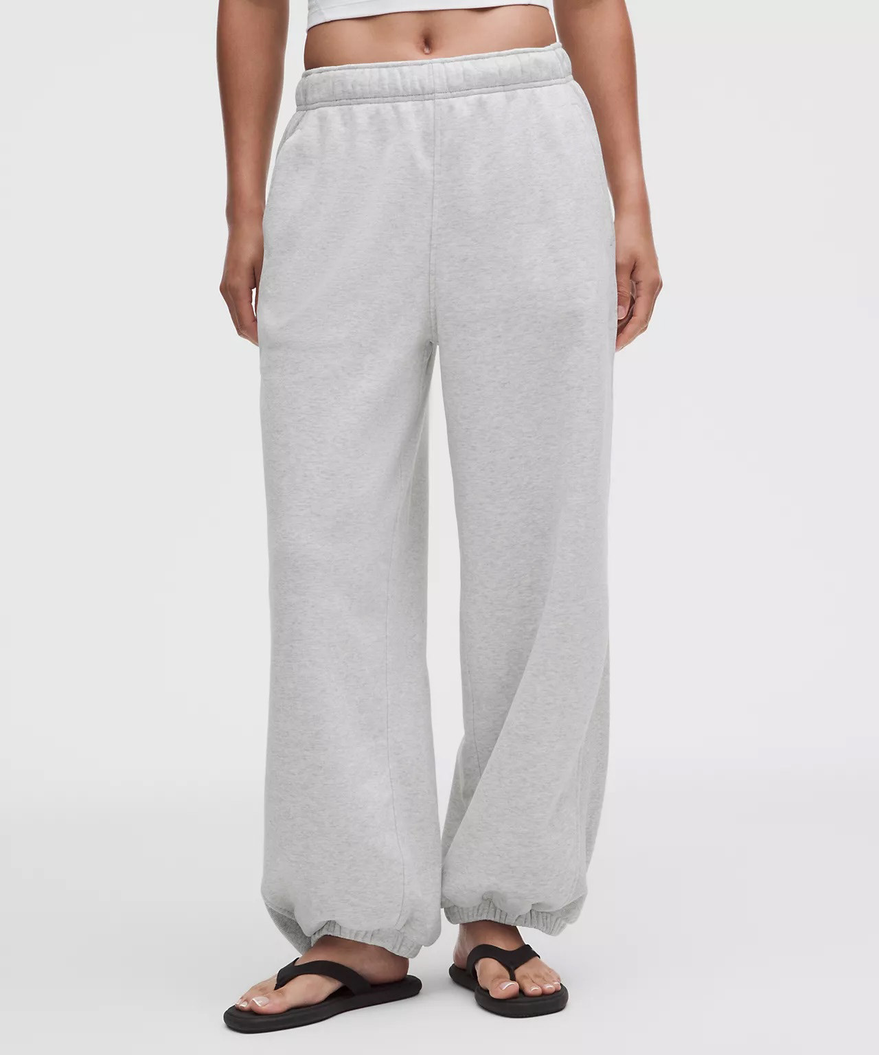 JOGGER OVERSIZE - $275 - unitalla muy amplio, logo en relieve acabado metálico y jareta ajustable