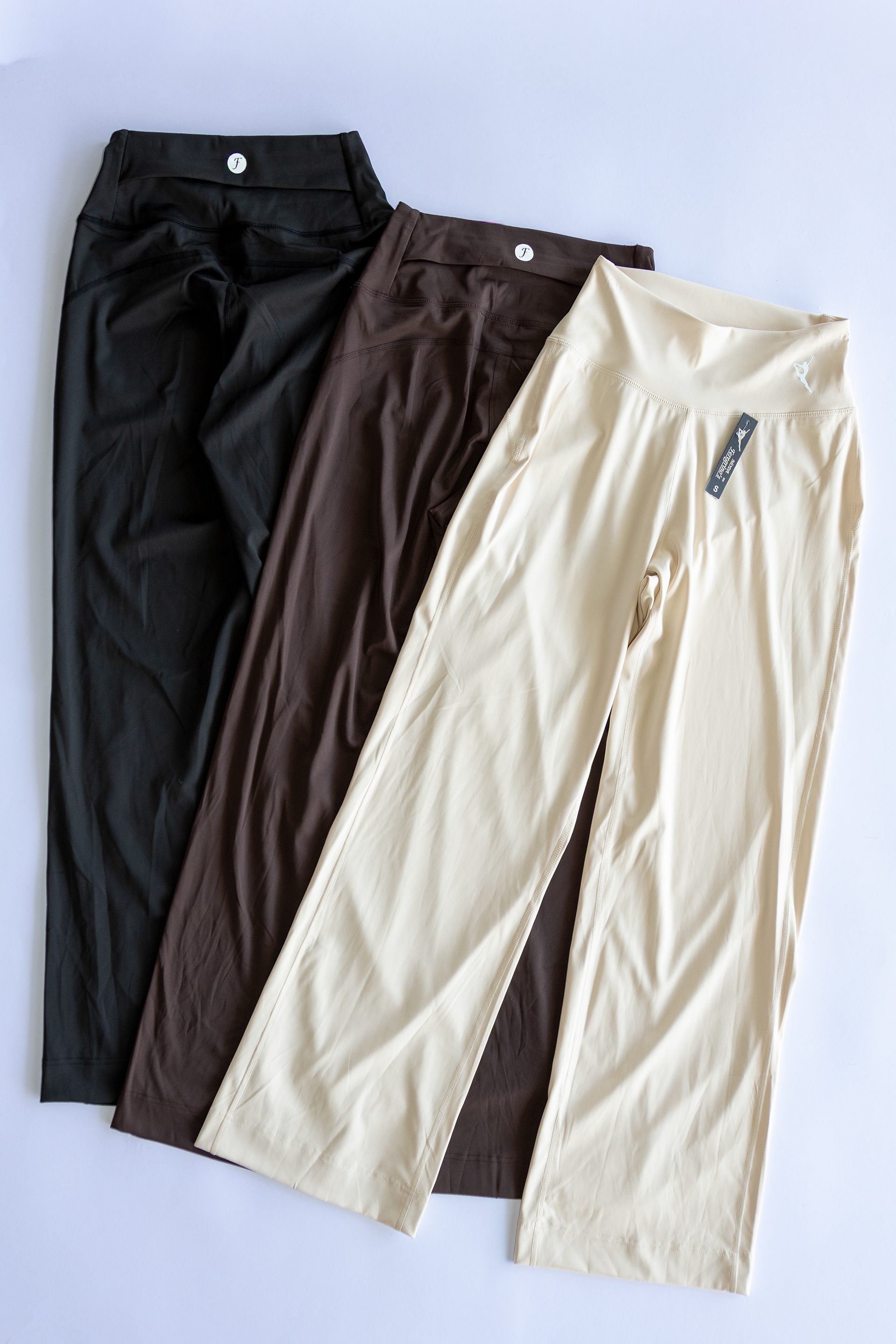 PANTALÓN FLARE S, M, L / $225 - licra brasil, bolsa trasera
