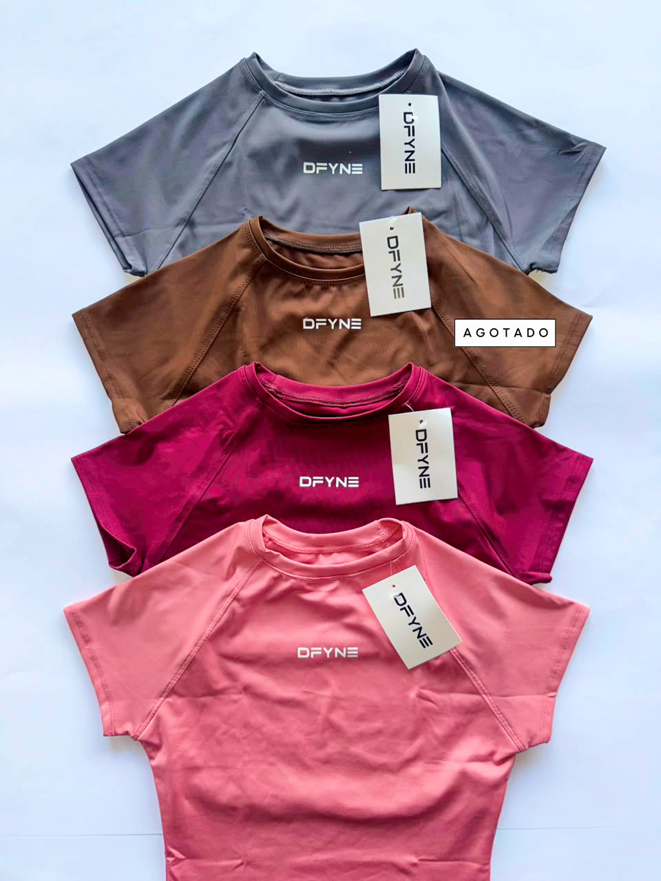 SET SHORT Y BLUSA - UNI / $235 - licra polex yoga, logos estampados