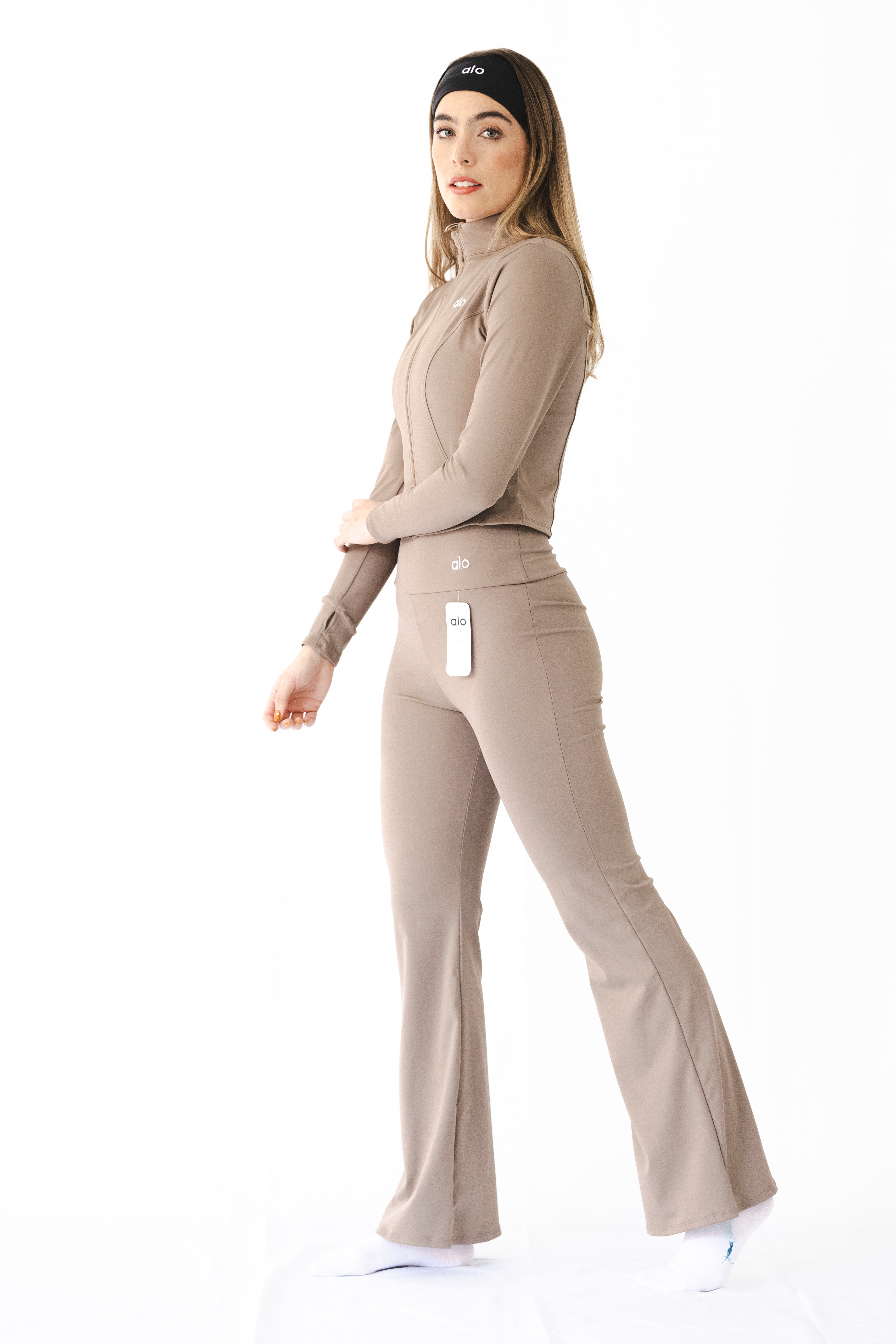 BANDITA $35 / CHAMARRA $185 / LEGGING $185