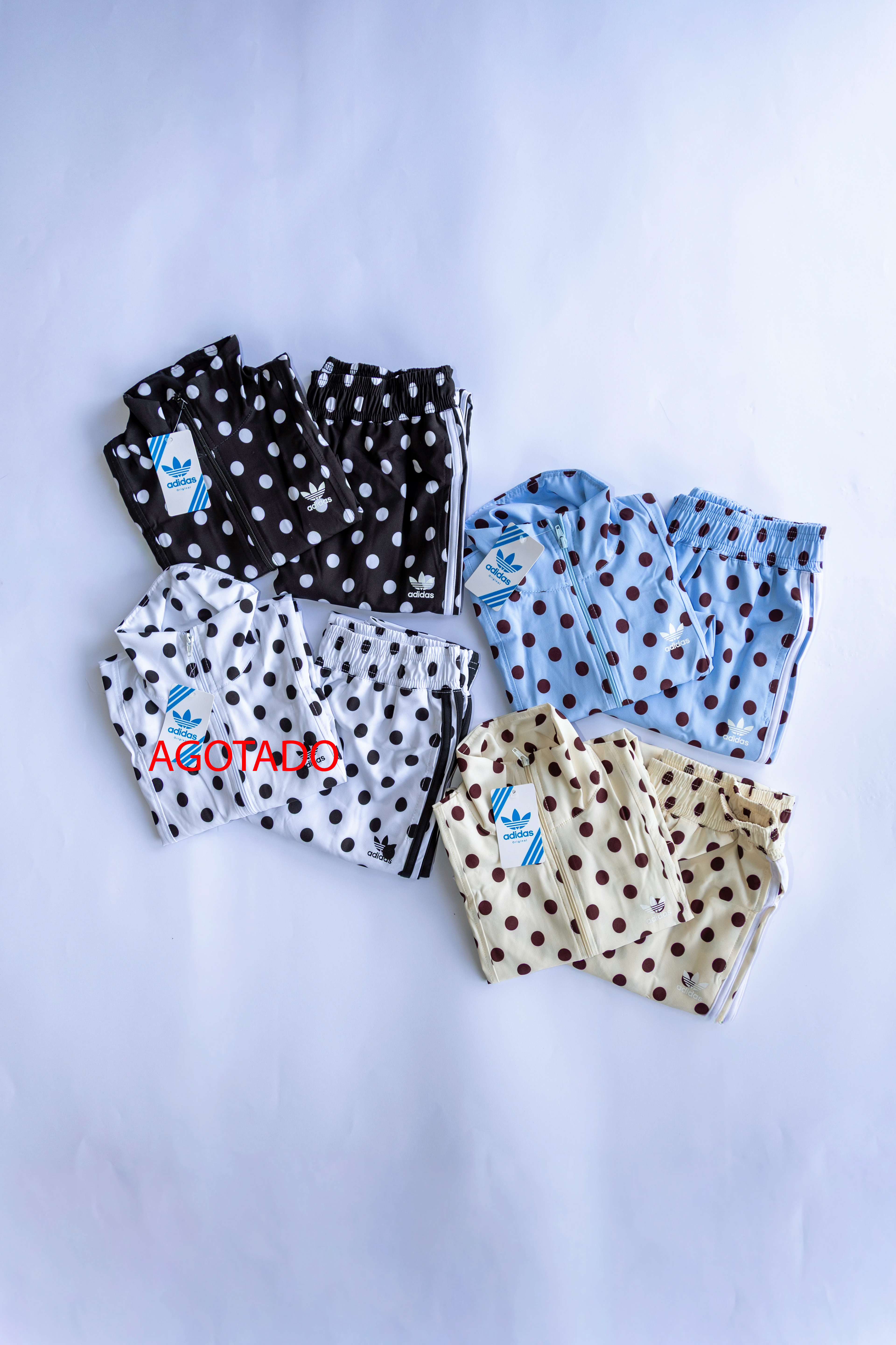 CONJUNTO POLKA DOTS $495 - unitalla, tela microfibra (rompevientos), bolsas a los lados y jareta ajustable en cintura