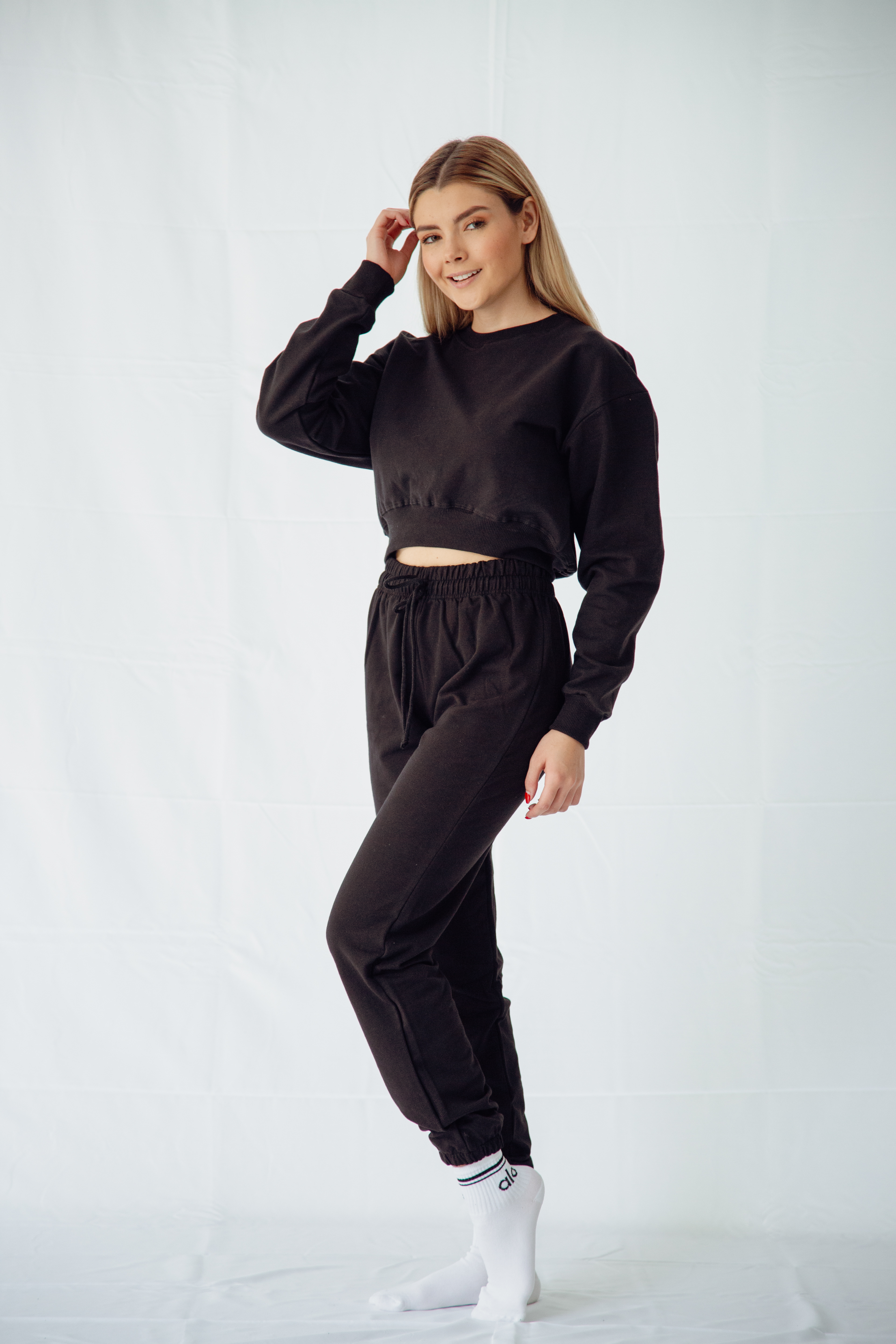 PANTALÓN JOGGER $185 / SUDADERA LISA $185