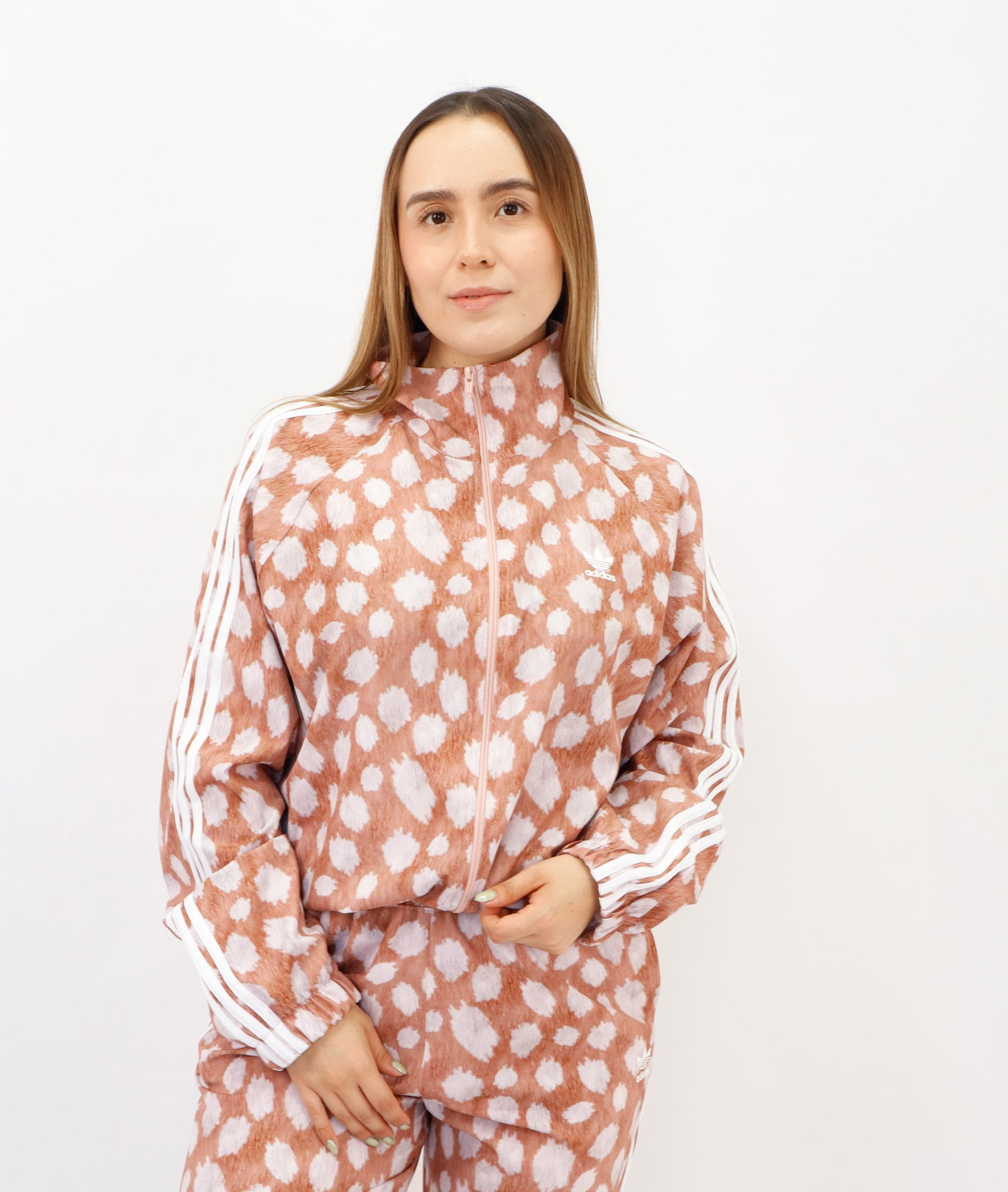 CONJUNTO ADIDAS BAMBI - $495 - unitalla, microfibra (rompevientos), bolsas a los ladods y jareta ajustable