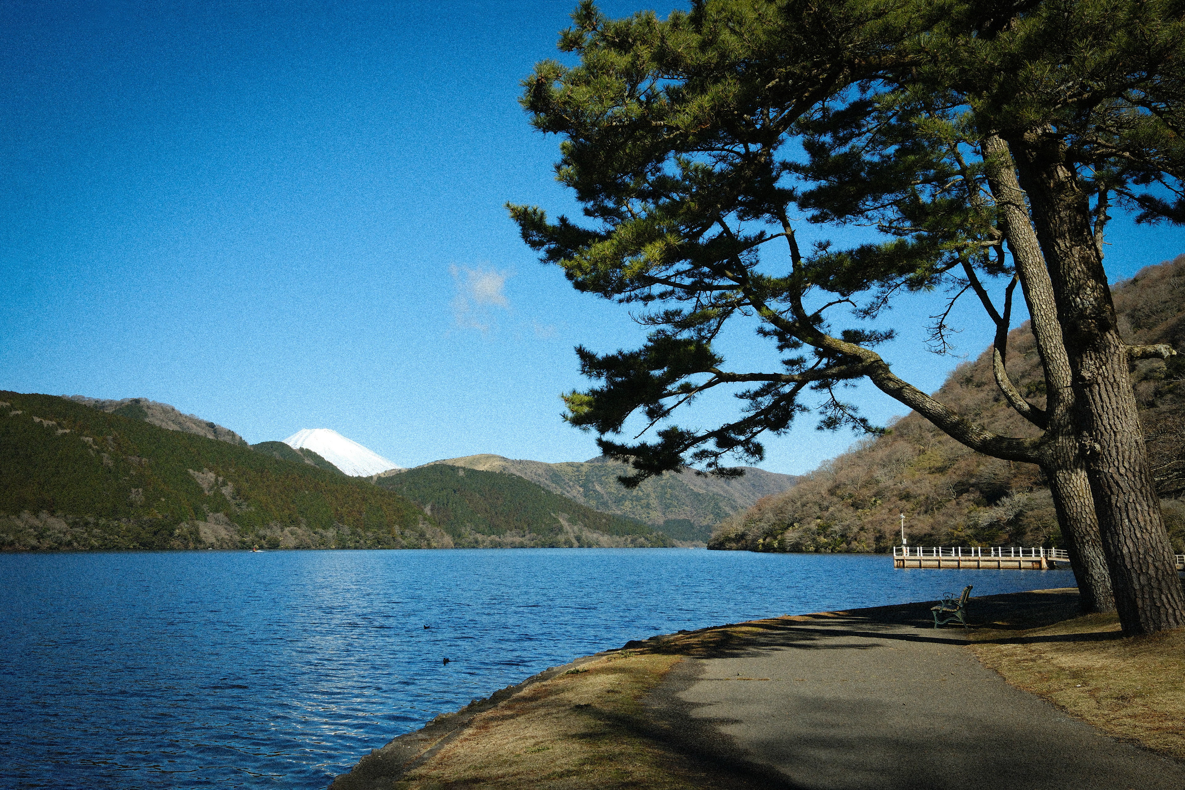 mont fuji view from hakone lake, photo made with Fujifilm x100vi
