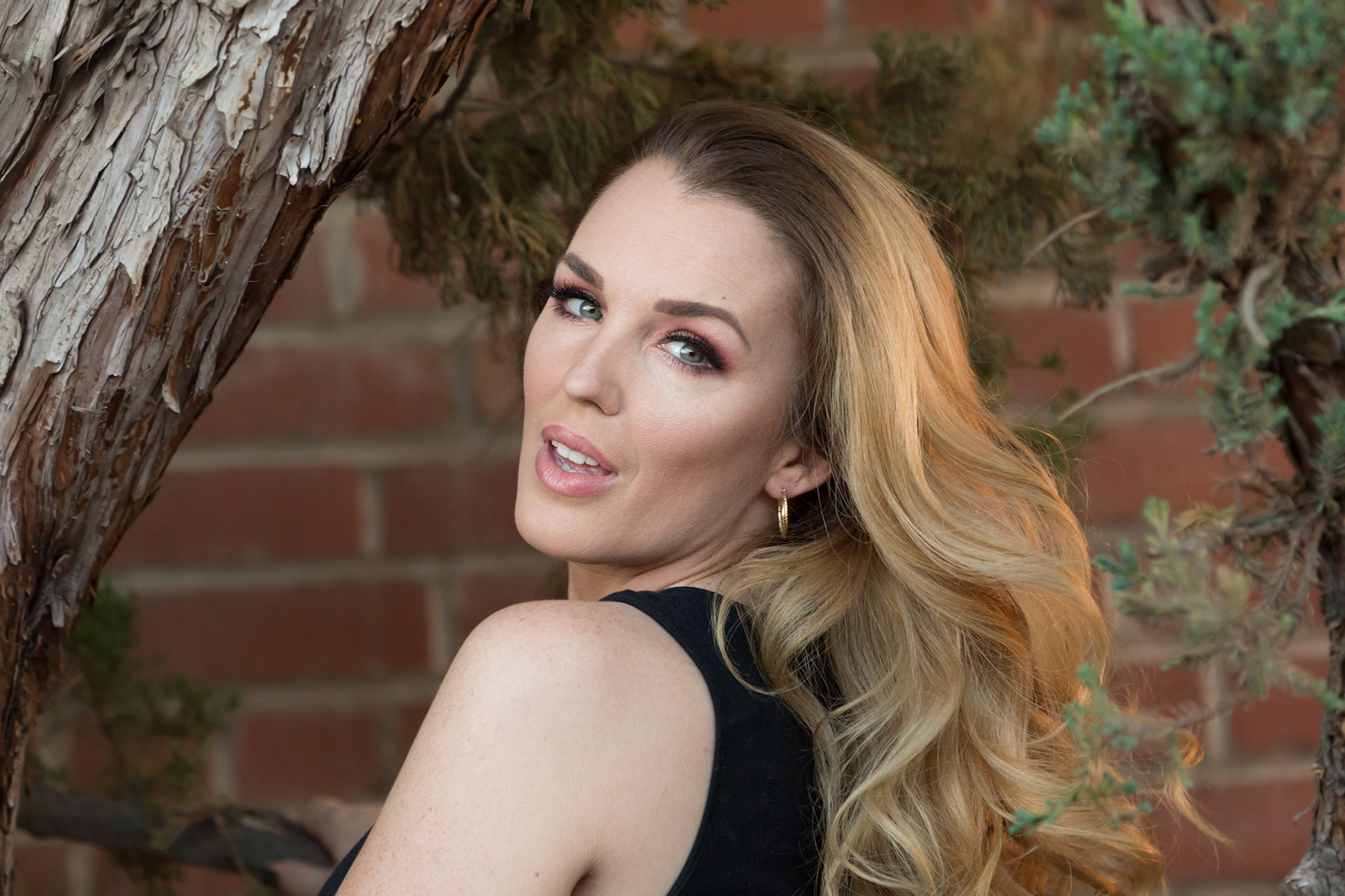 Outdoor portrait of a woman in Clovis, CA