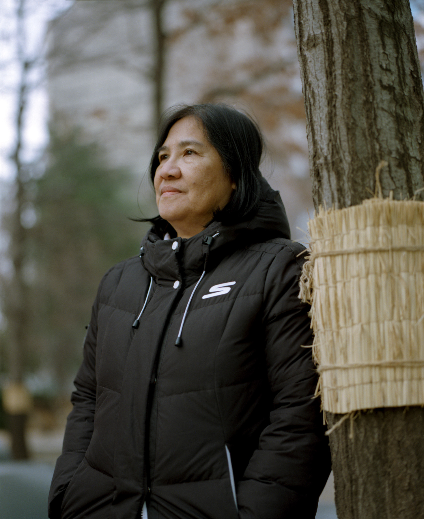 "정의는 기도와 염원만으로 이룰 수 없다. 변화를 위해 참여해야 한다."    ﻿에드윈과 줄리엣는 필리핀에서 온 목사부부이다. 필리핀에서 두 사람은 진보적 기독교인으로서 가난한 지역 커뮤니티에서 봉사하기 위해 농촌에서 목회활동을 했었다. 2024년 에드윈은 갑작스럽게 군인들에게 체포당한다. 군인들이 에드윈이 반정부세력에 동조했다고 주장하자 그는 모든 혐의를 부인하고 필리핀 법원에 신변보호를 요청한다. 위험한 상황에서 두 사람은 한국 기독교 장로회의 도움으로 목회자로서 한국에 올 수 있었다. 에드윈은 자신이 체포당한 이유로 평소 부패한 정부에 비판적인 의견을 피력한 것과 농촌 지역 커뮤니티에서의 활동 때문이라고 추측한다. 현 필리핀 정부는 지역민에 영향력이 있는 종교인은 잠재적 위협으로 본다는 것이다. 매년 필리핀에서는 수 많은 인권운동가들과 종교인들이 체포되거나 의문사한다. 2025년 현재 두 사람은 필리핀 이주민들의 커뮤니티가 있는 서울 장위동에 거주하며 아르바이트로 생활을 이어가고 있다. 앞으로는 한국어를 공부해서 지역 사회에 필요한 교회를 여는 것을 목표로 한다고 한다. 두 사람에는 필리핀에 두고 온 대학생 딸이 있는데 딸 역시 신학을 공부하며 목회자의 길을 가고 있다. (2025)  